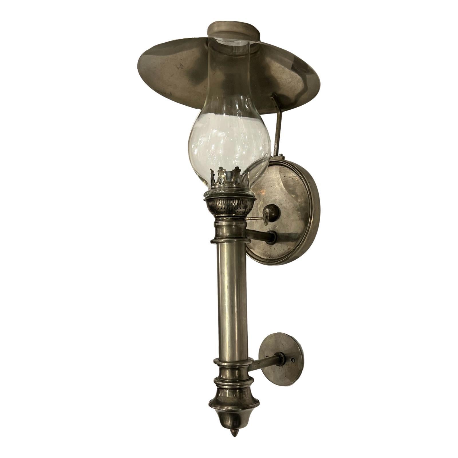 Pareja de candelabros náuticos ingleses vintage Inglés en venta