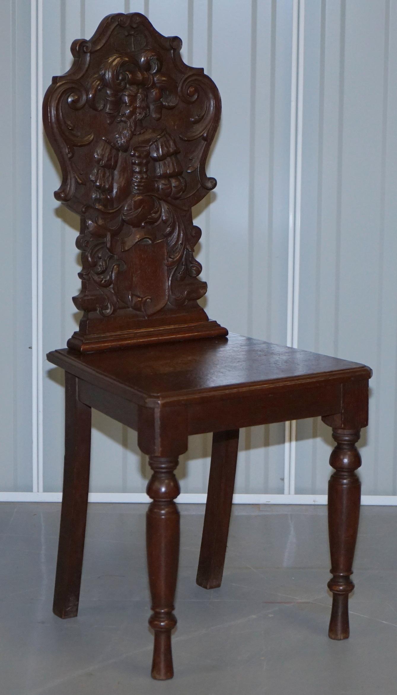 Pair of Vintage English Oak Occasional Hall Chairs Depicting King & Gentleman 8