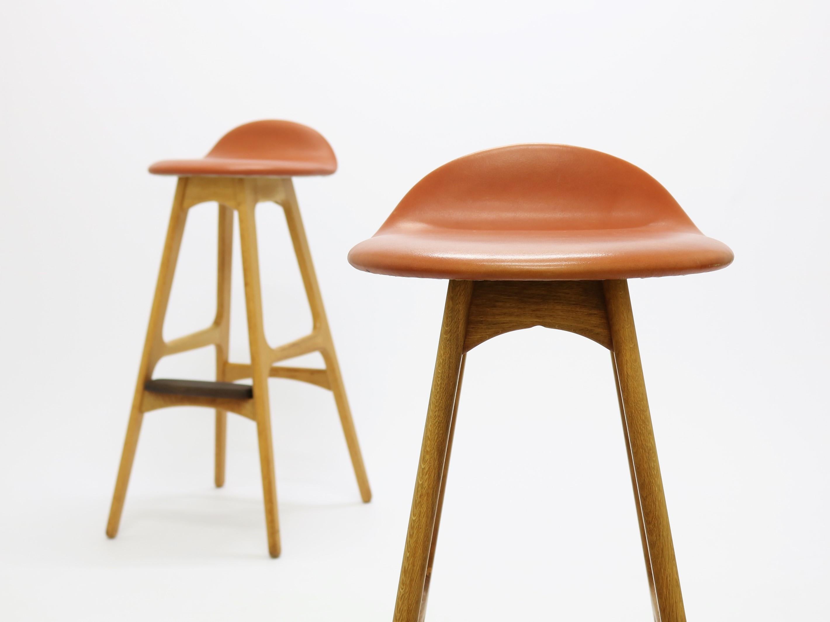 Mid-20th Century Scandinavian Modern Erik Buch Bar Stools Model OD61 in Oak and Rosewood