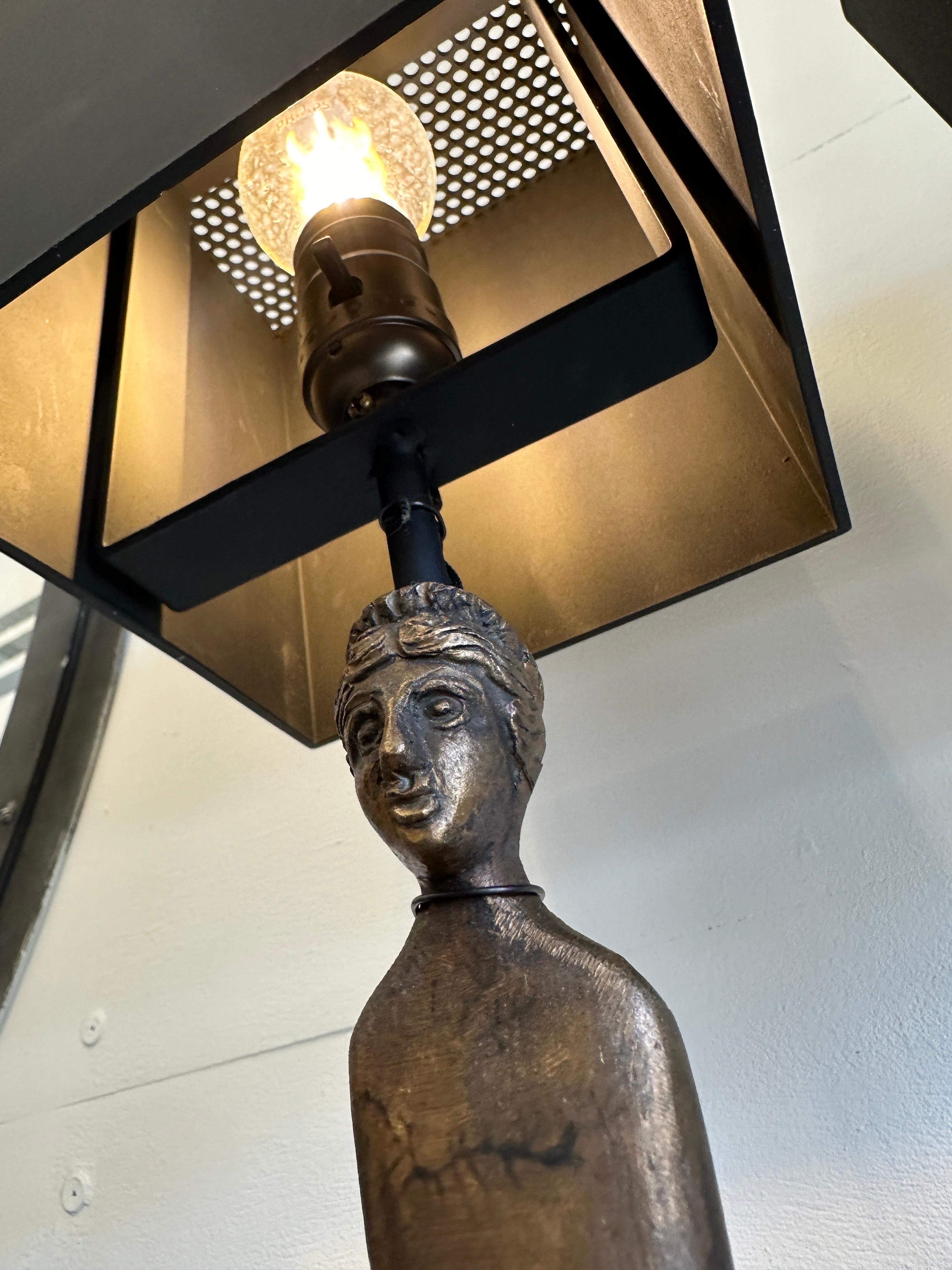 Paar etruskische Statuette-Tischlampen aus Bronze im Vintage-Stil (Gemalt) im Angebot