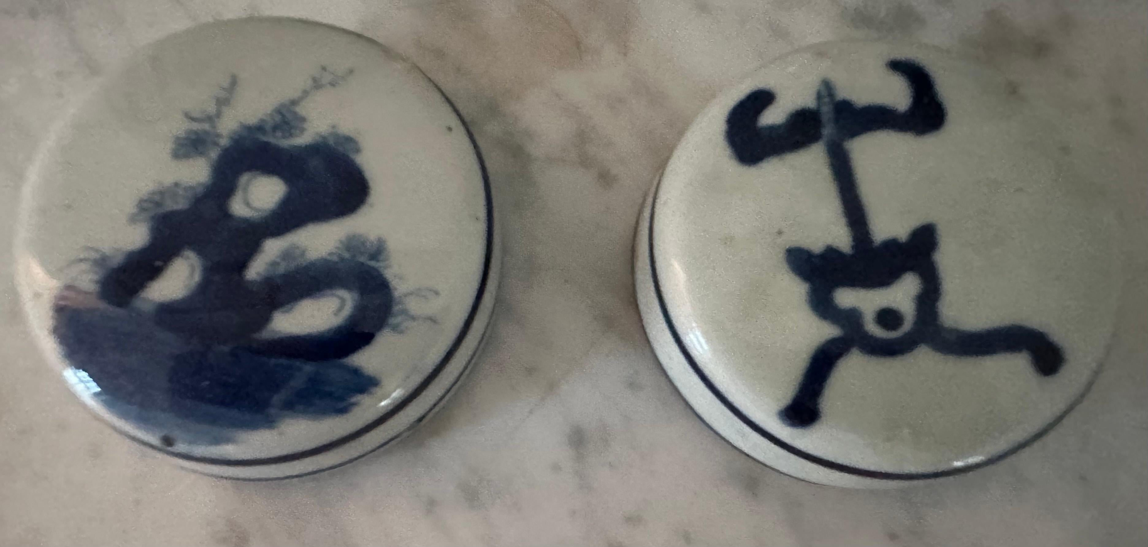 Paire de pots à gingembre chinois d'exportation bleu et blanc en vente 4