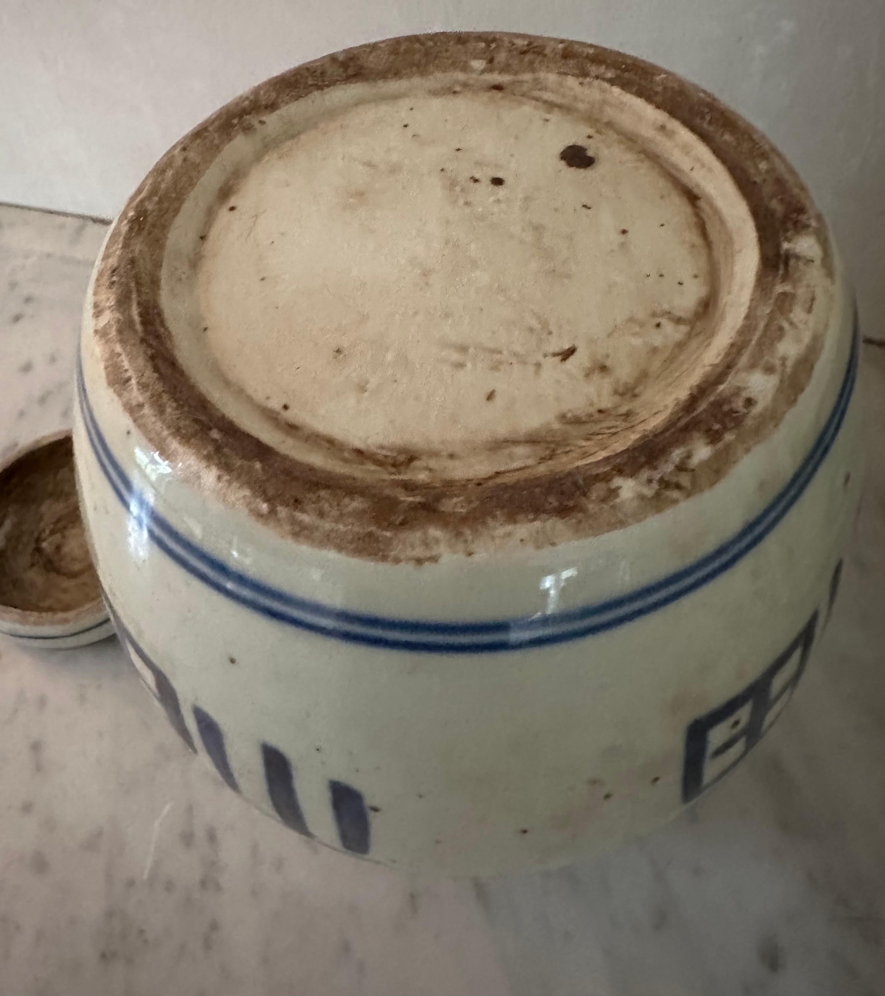 Paire de pots à gingembre chinois d'exportation bleu et blanc en vente 11