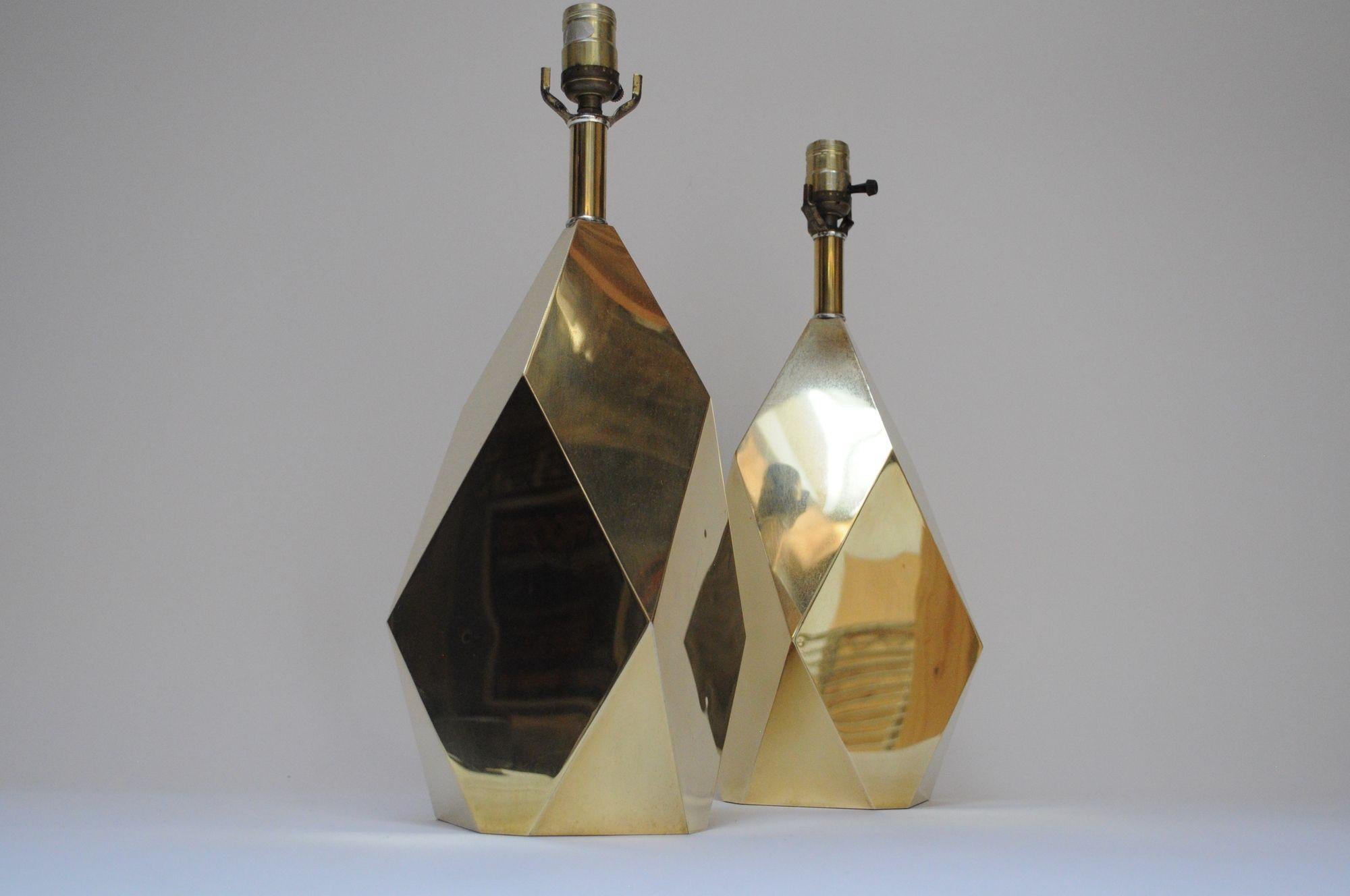 Mid-Century Modern Pair of Vintage Faceted Geometric Solid Brass Table Lamps For Sale