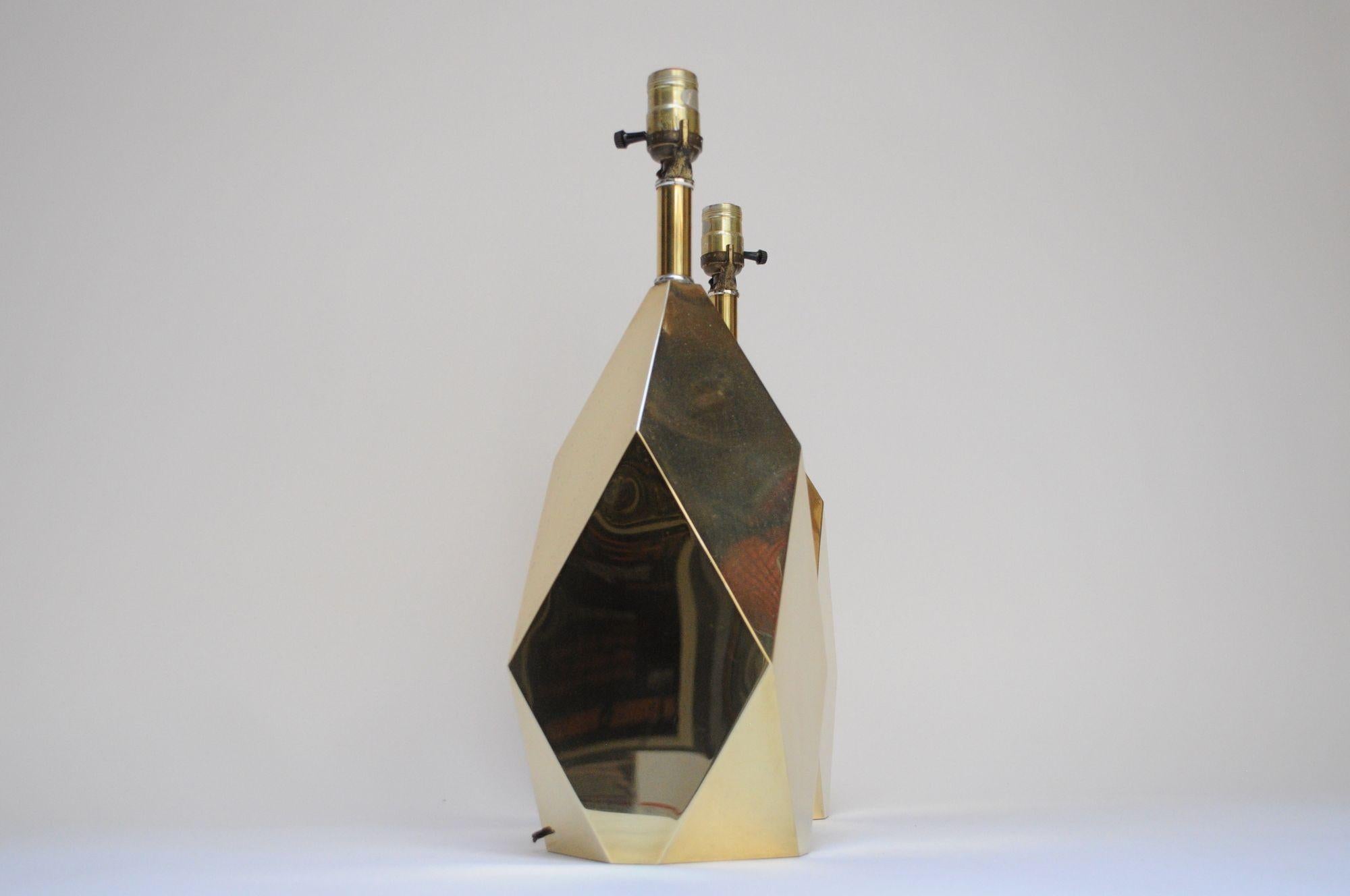 American Pair of Vintage Faceted Geometric Solid Brass Table Lamps For Sale