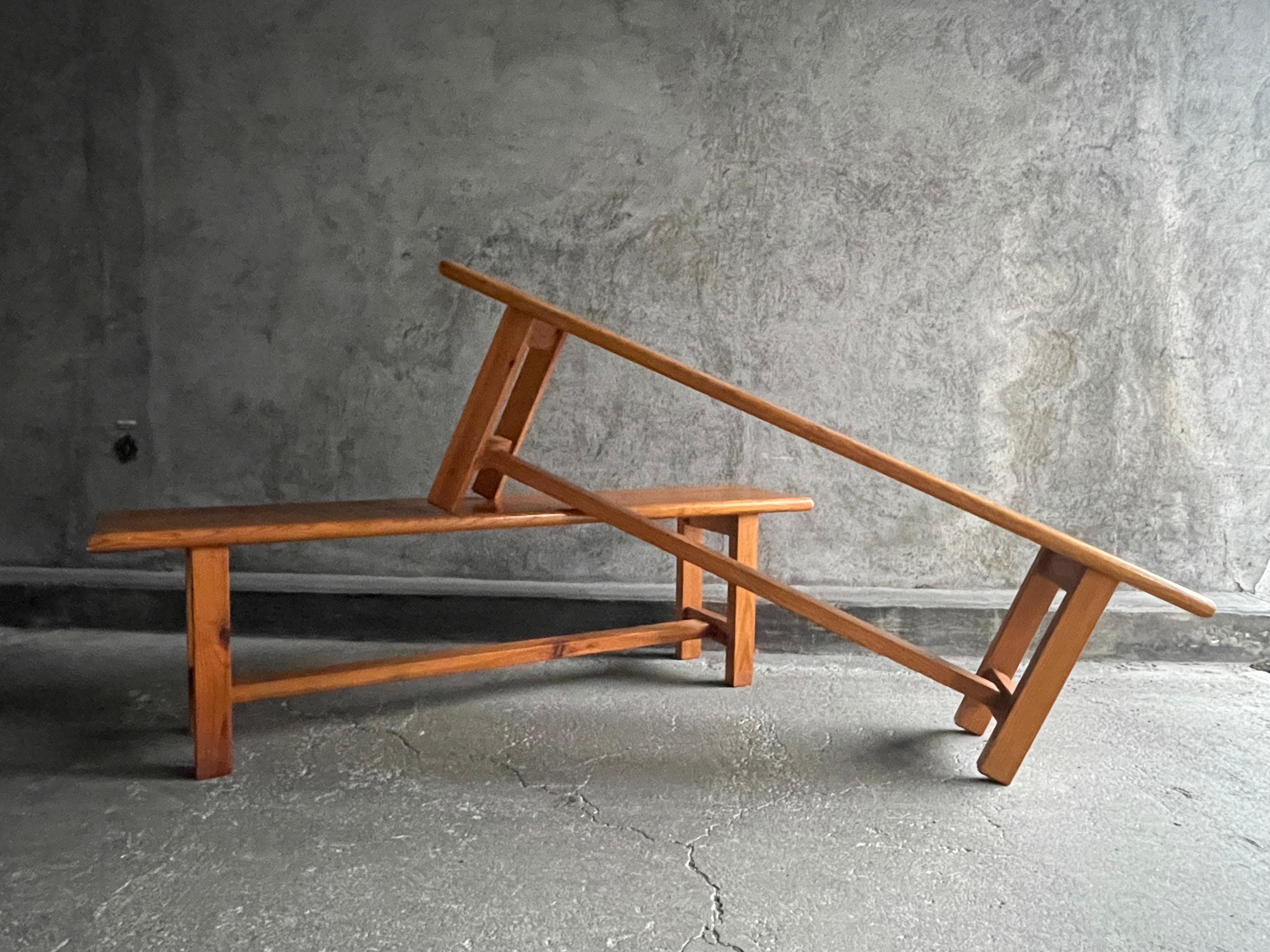 Pair of vintage fir benches In Good Condition For Sale In GRENOBLE, FR