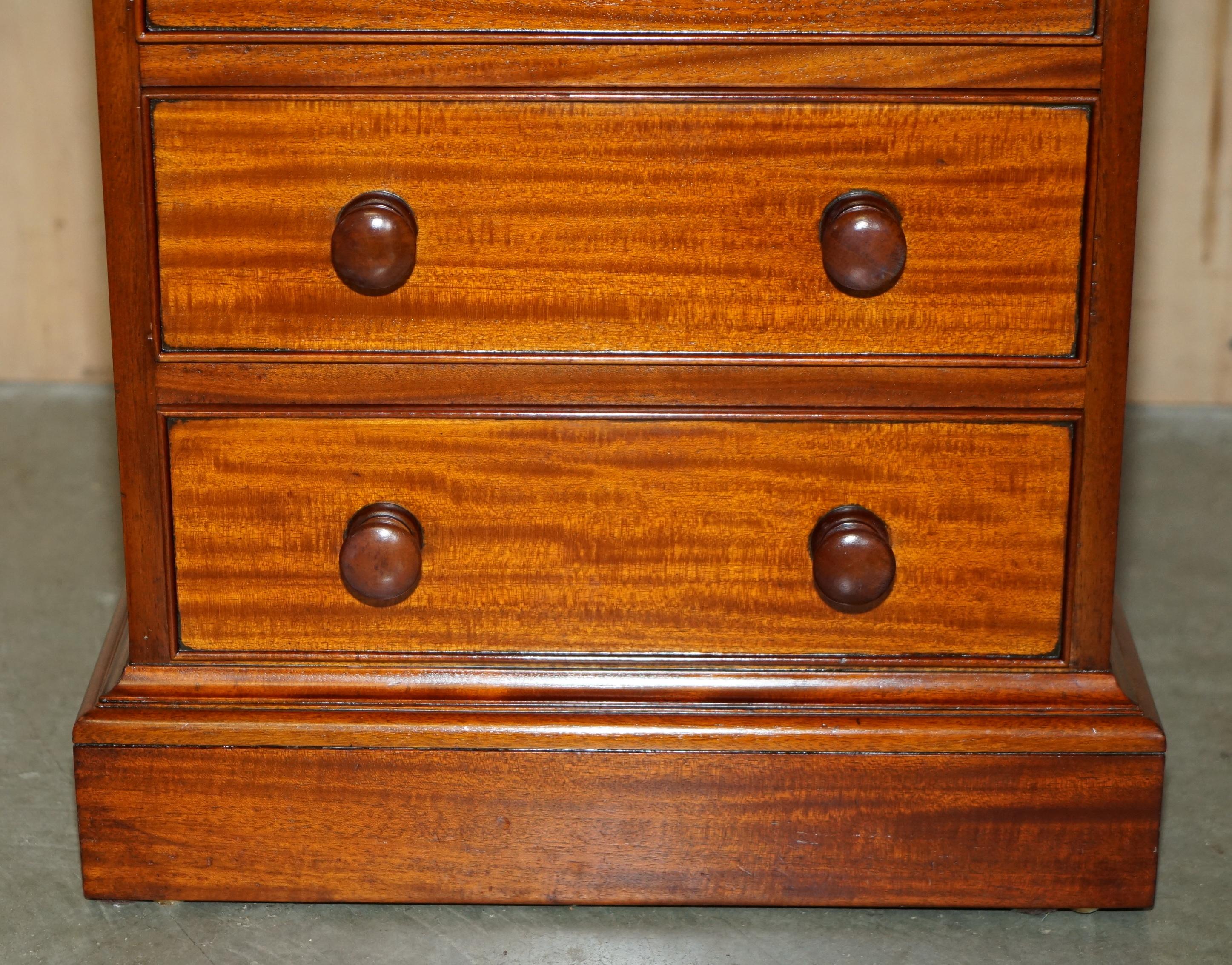 PAIR OF VINTAGE FLAMED HARDWOOD BEDSIDE TABLE NiGHTSTAND DRAWERS PART SUITE For Sale 9