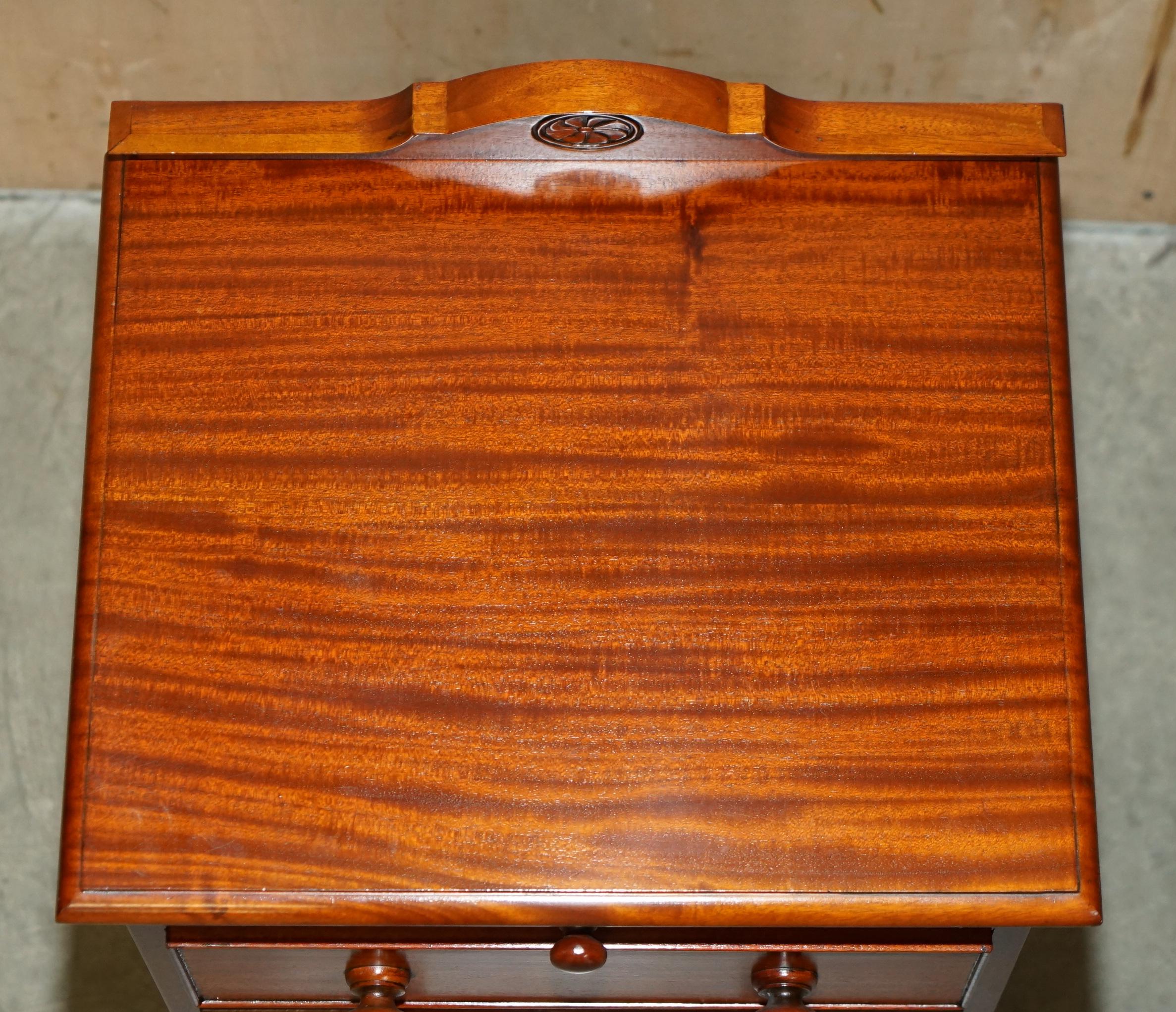 PAIR OF VINTAGE FLAMED HARDWOOD BEDSIDE TABLE NiGHTSTAND DRAWERS PART SUITE For Sale 9