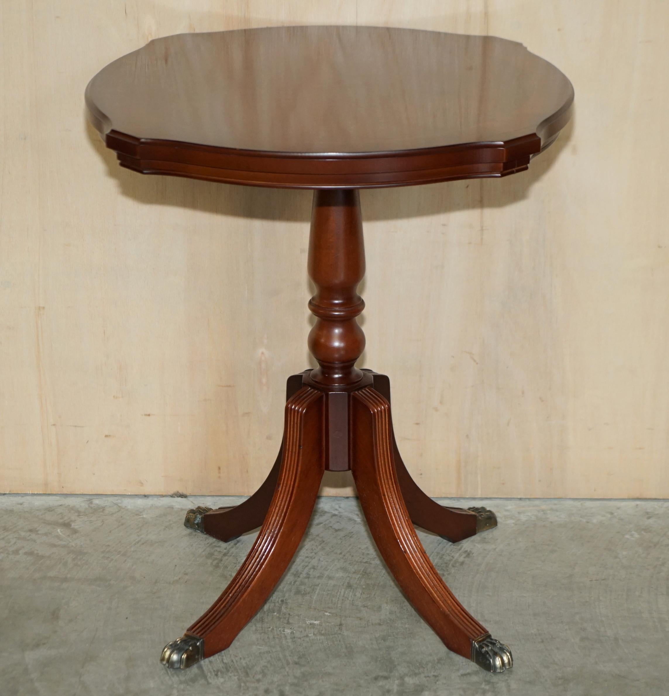PAIR OF VINTAGE FLAMED HARDWOOD LIONS HAIRY PAW FEET SiDE END LAMP WINE TABLES 5