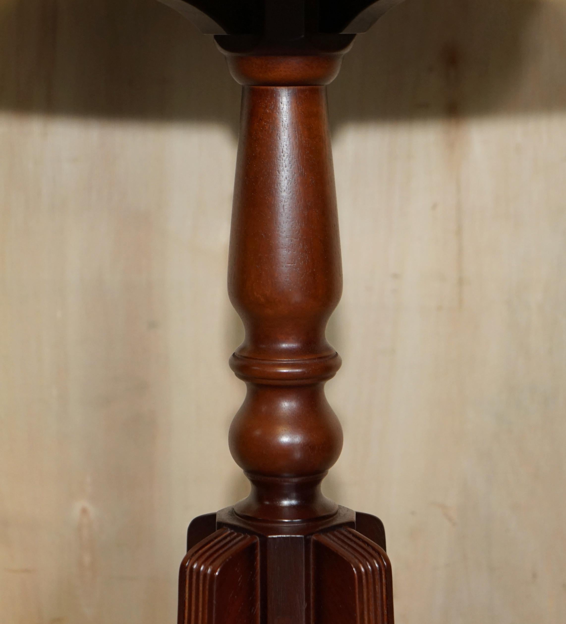 English PAIR OF VINTAGE FLAMED HARDWOOD LIONS HAIRY PAW FEET SiDE END LAMP WINE TABLES