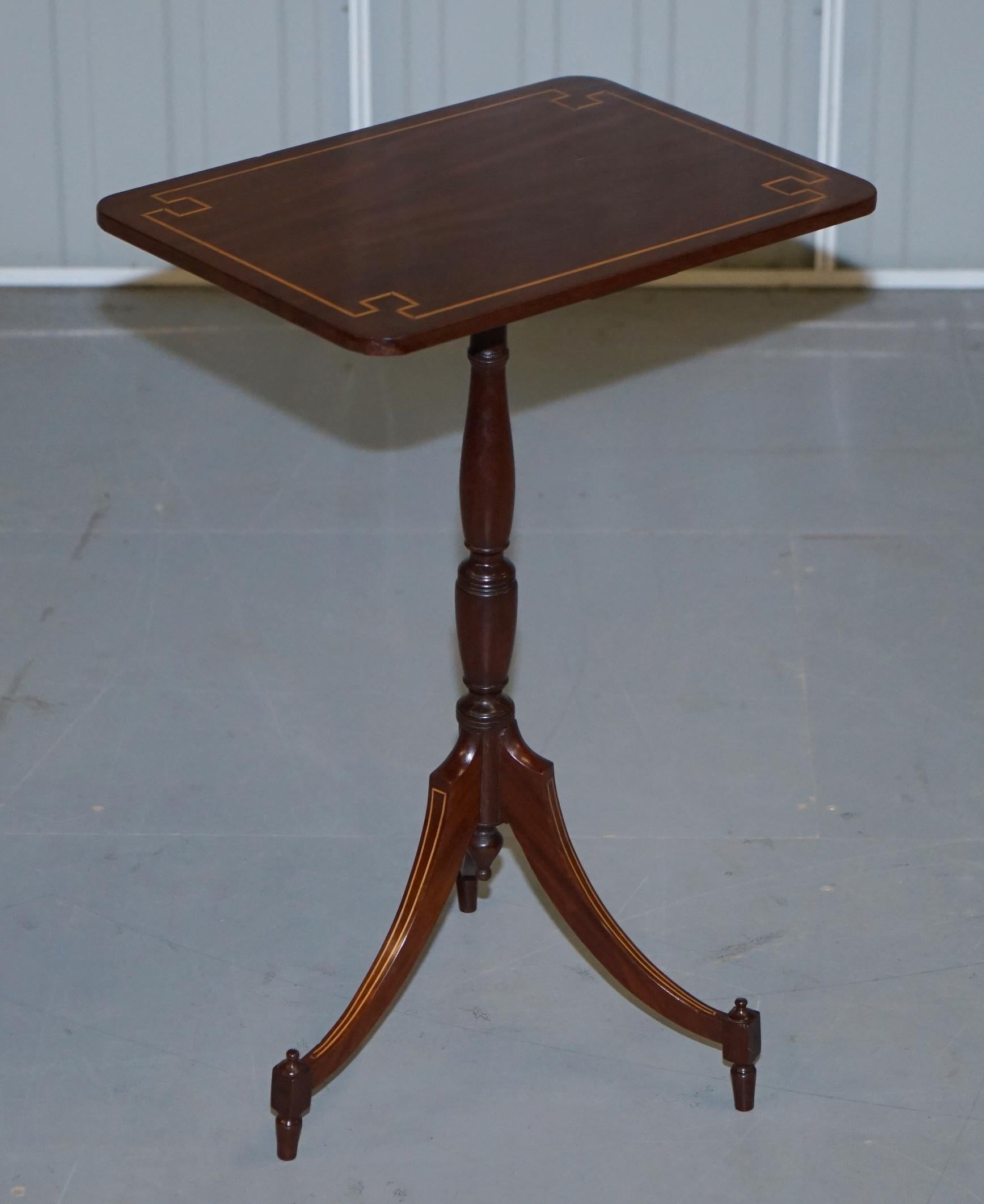 Pair of Vintage Flamed Walnut & Inlaid Regency Style Tripod Side End Lamp Tables For Sale 7