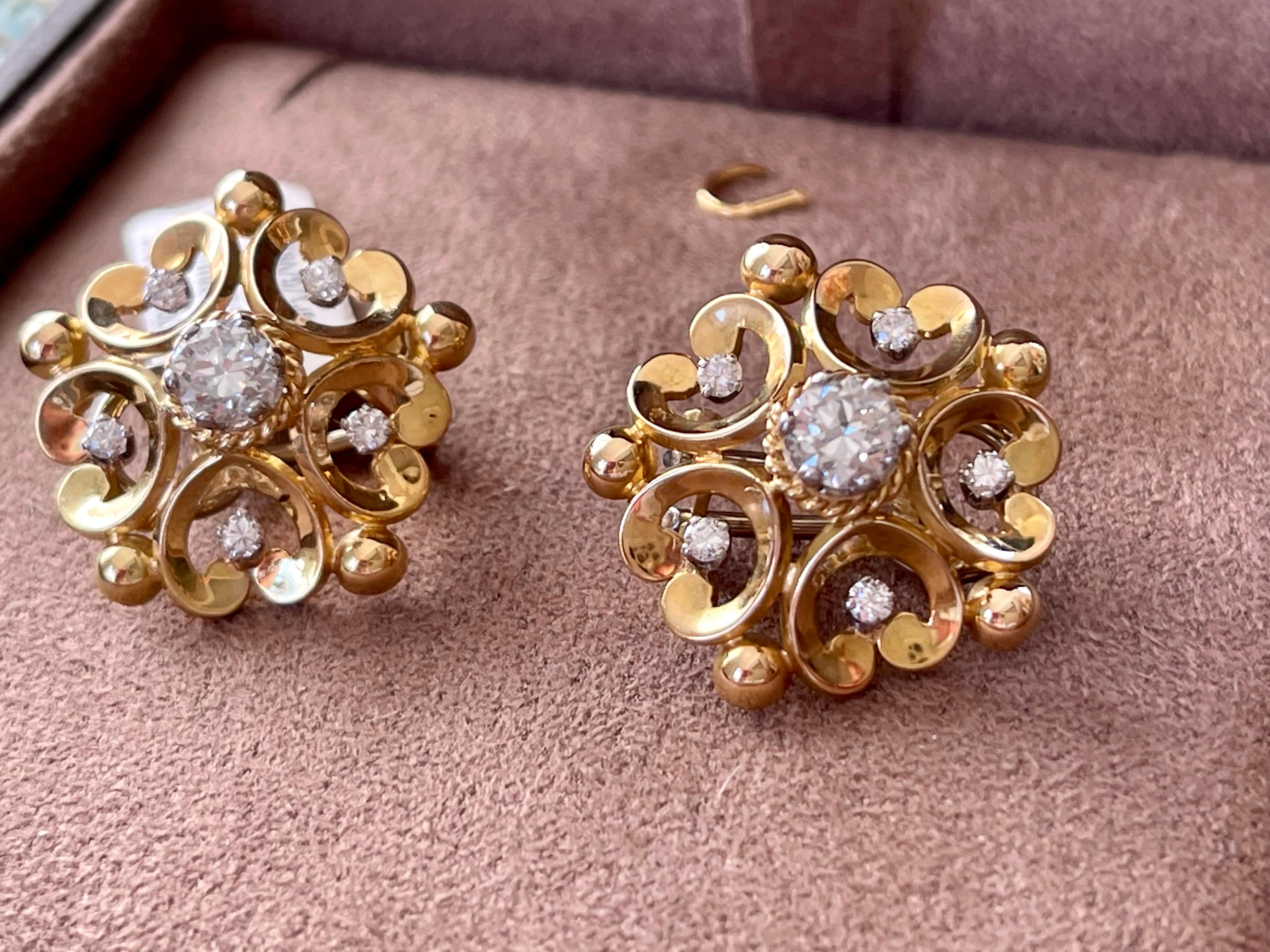 Pair of Vintage Floral Diamond Earclips Signed Gübelin Lucerne For Sale 3
