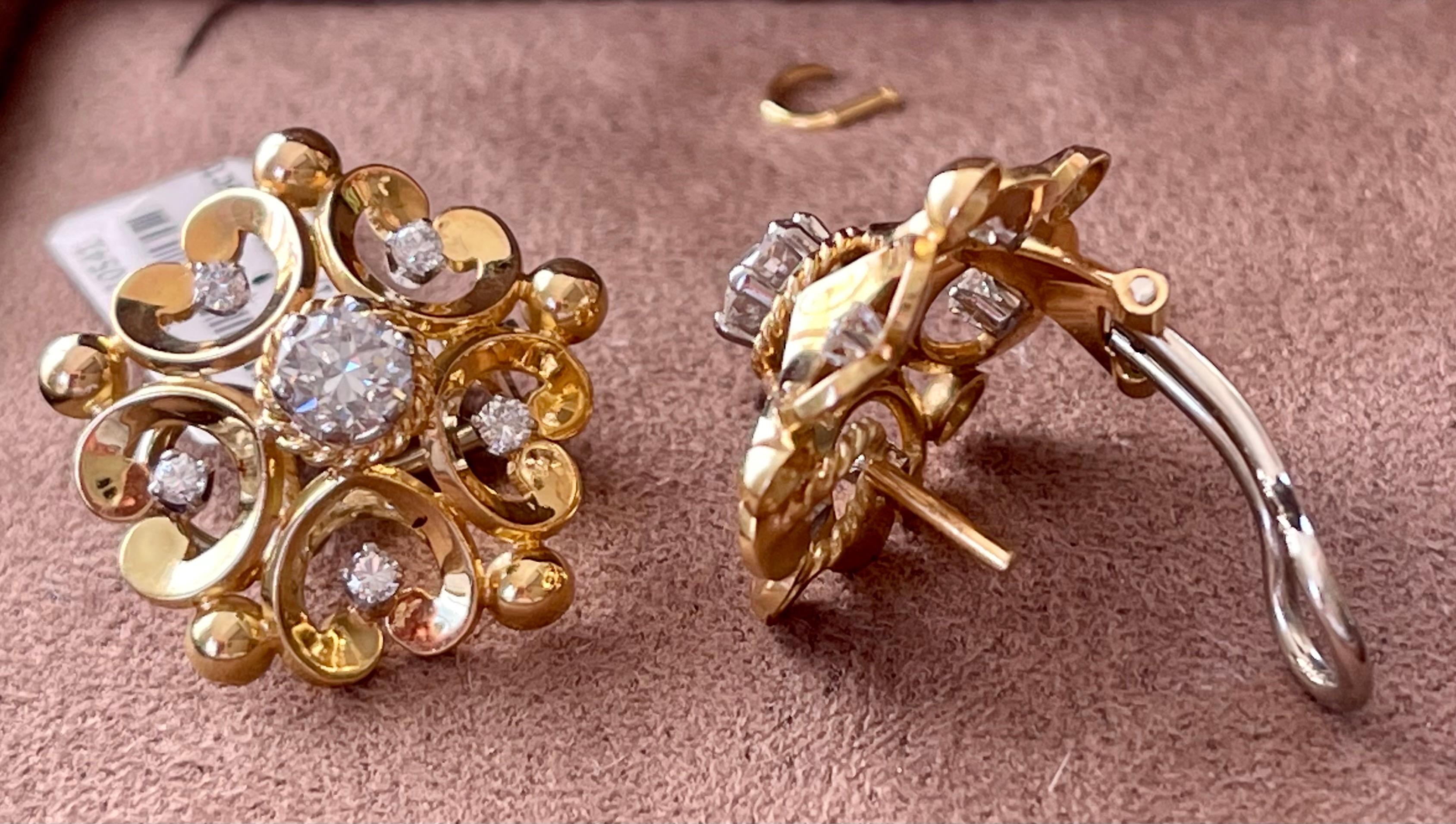 Pair of Vintage Floral Diamond Earclips Signed Gübelin Lucerne For Sale 4