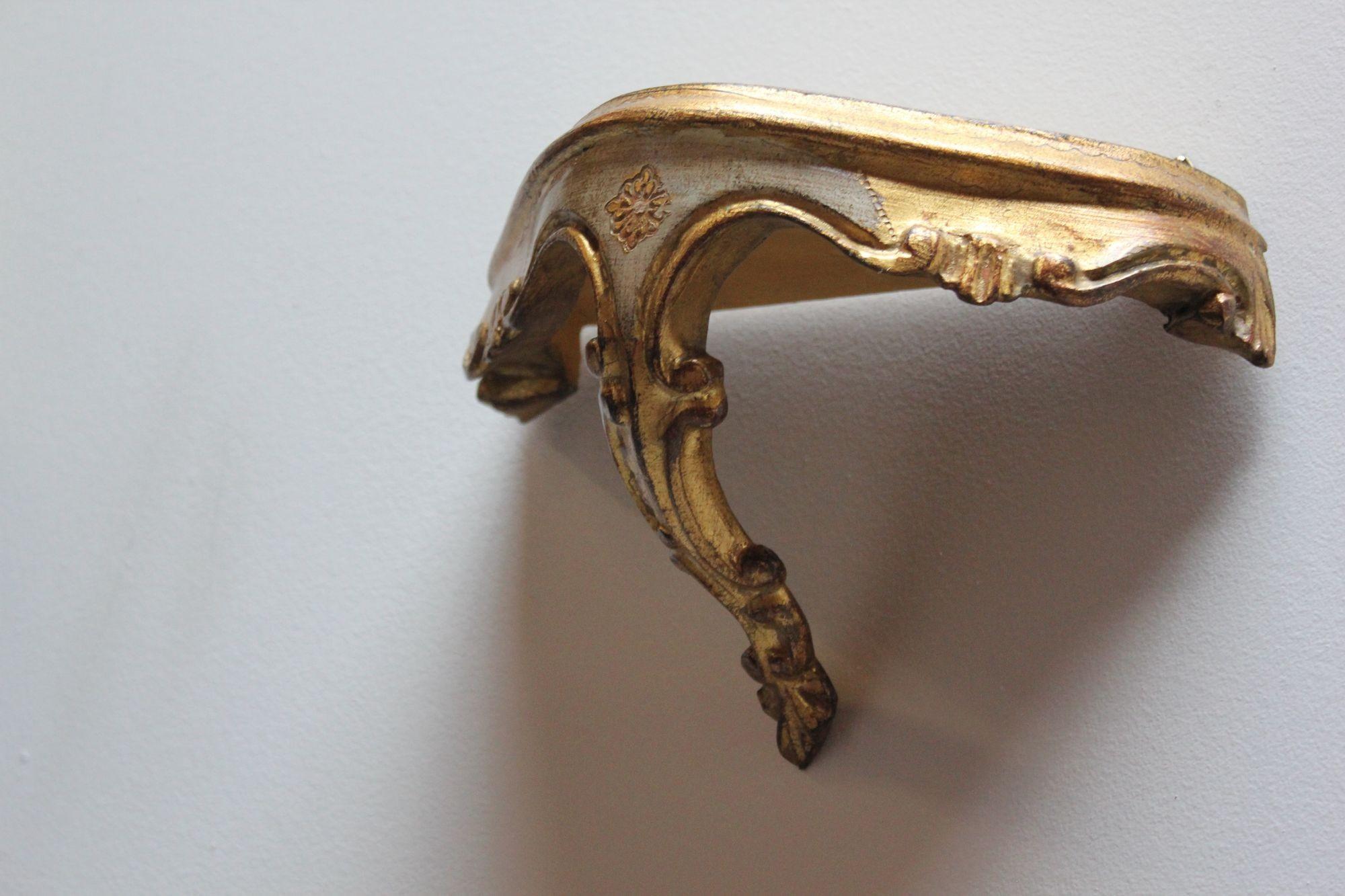 Pair of Vintage Florentine Giltwood Wall Brackets/Shelves with Rocaille Flourish For Sale 3