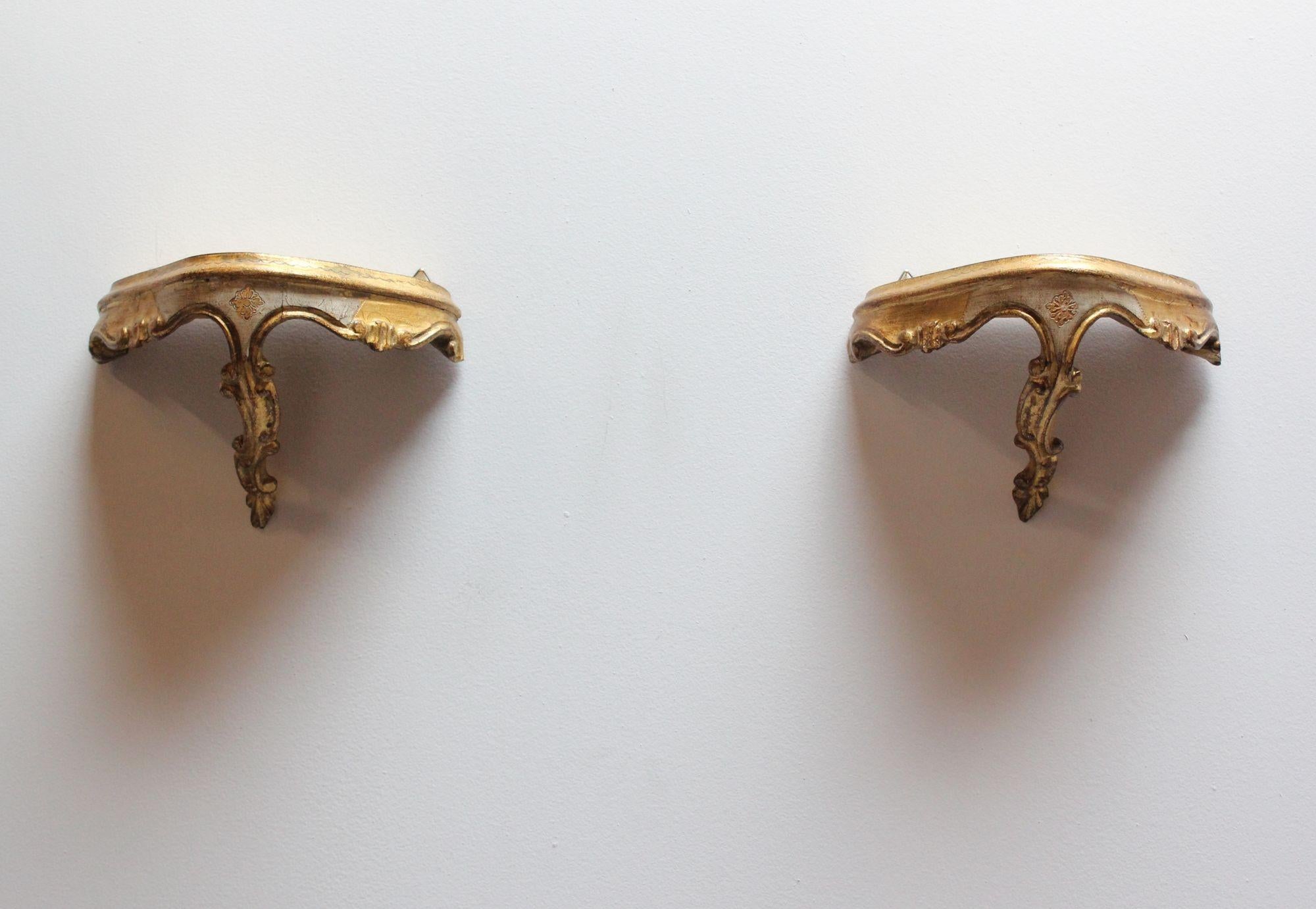 Pair of Vintage Florentine Giltwood Wall Brackets/Shelves with Rocaille Flourish For Sale 2