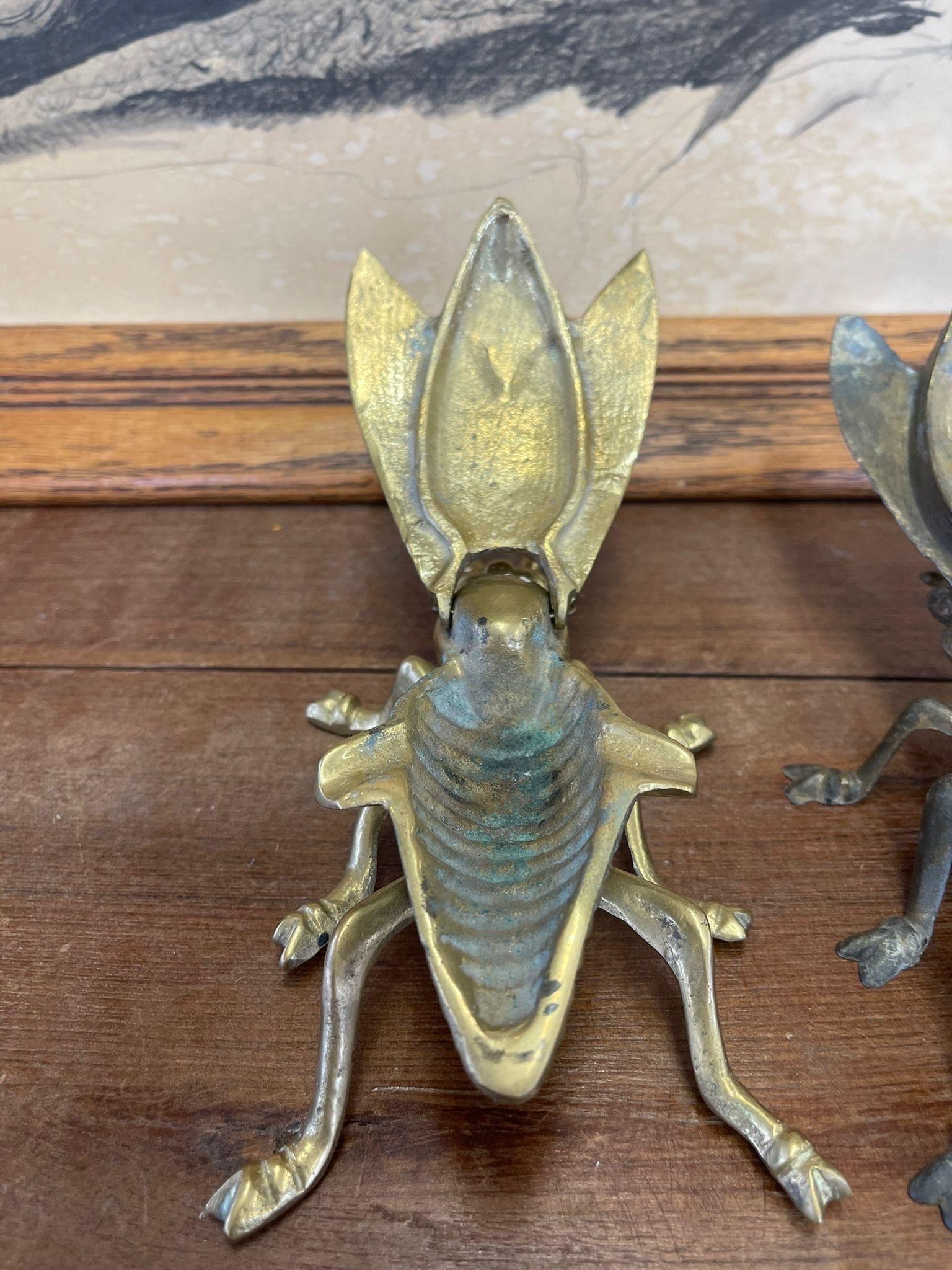 Metal Pair of Vintage Fly Ashtrays For Sale