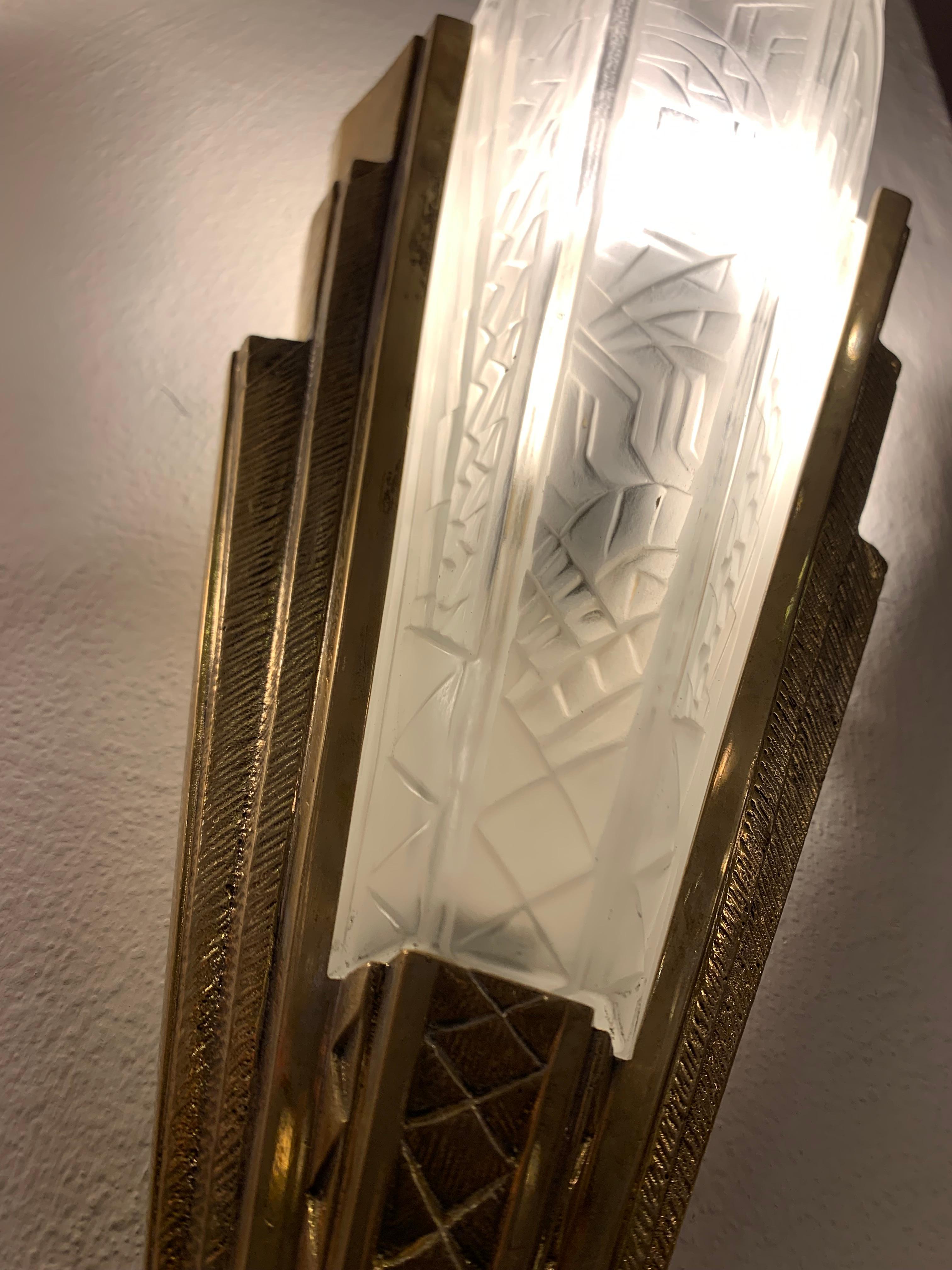 Pair of Vintage French Art Deco Sconces For Sale 1