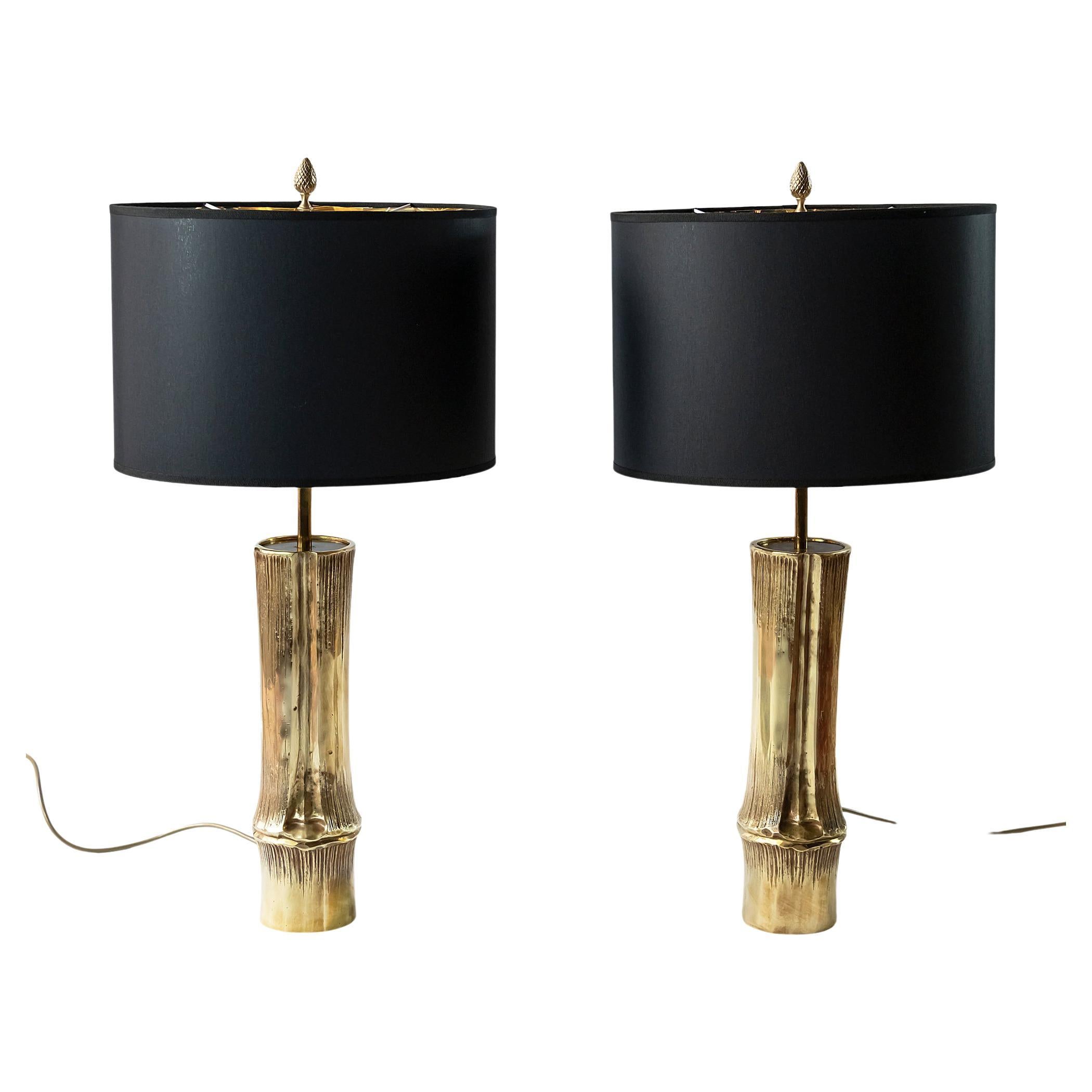 Paire de lampes de bureau françaises vintage en bronze et bambou par Maison Charles en vente