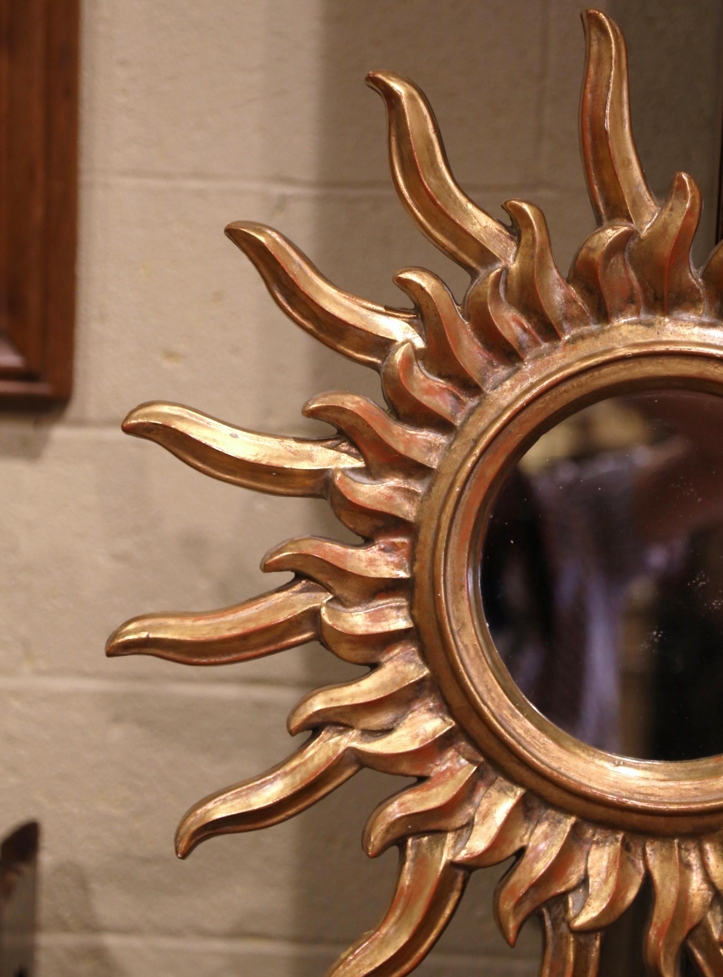 Hand-Carved Pair of Vintage French Carved Giltwood Painted Sunburst Mirrors For Sale