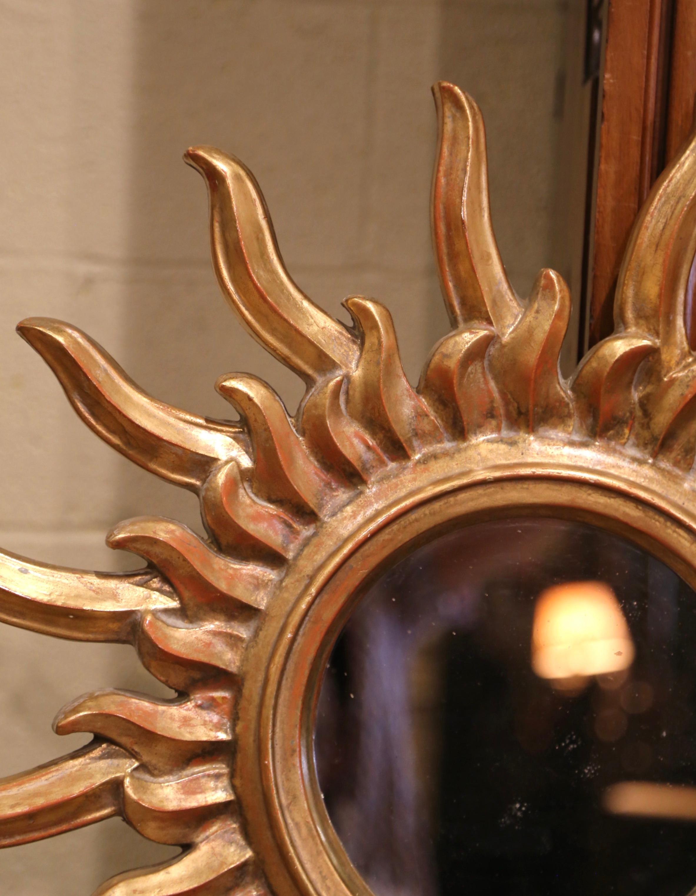 Pair of Vintage French Carved Giltwood Painted Sunburst Mirrors In Excellent Condition For Sale In Dallas, TX