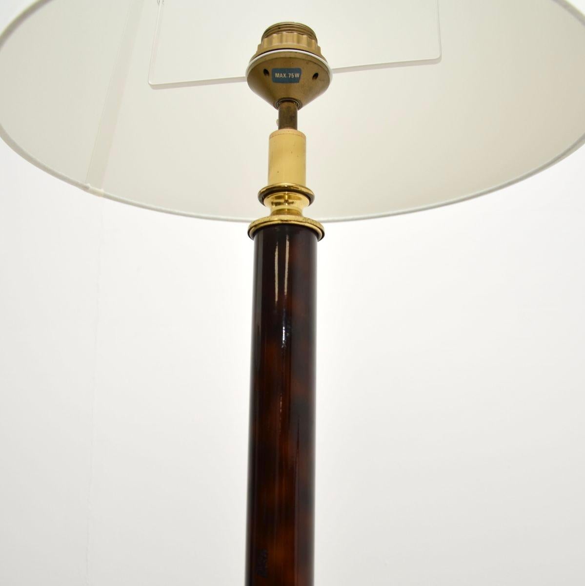 Francese Coppia di lampade da terra francesi vintage di Le Dauphin in vendita