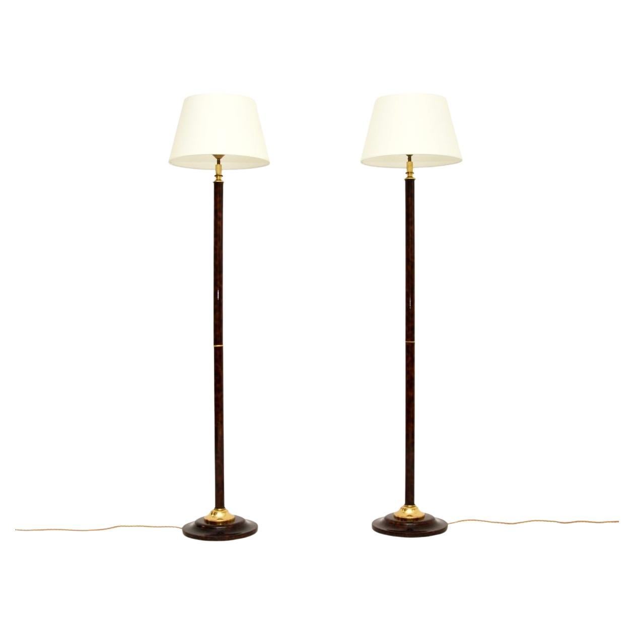 Coppia di lampade da terra francesi vintage di Le Dauphin in vendita