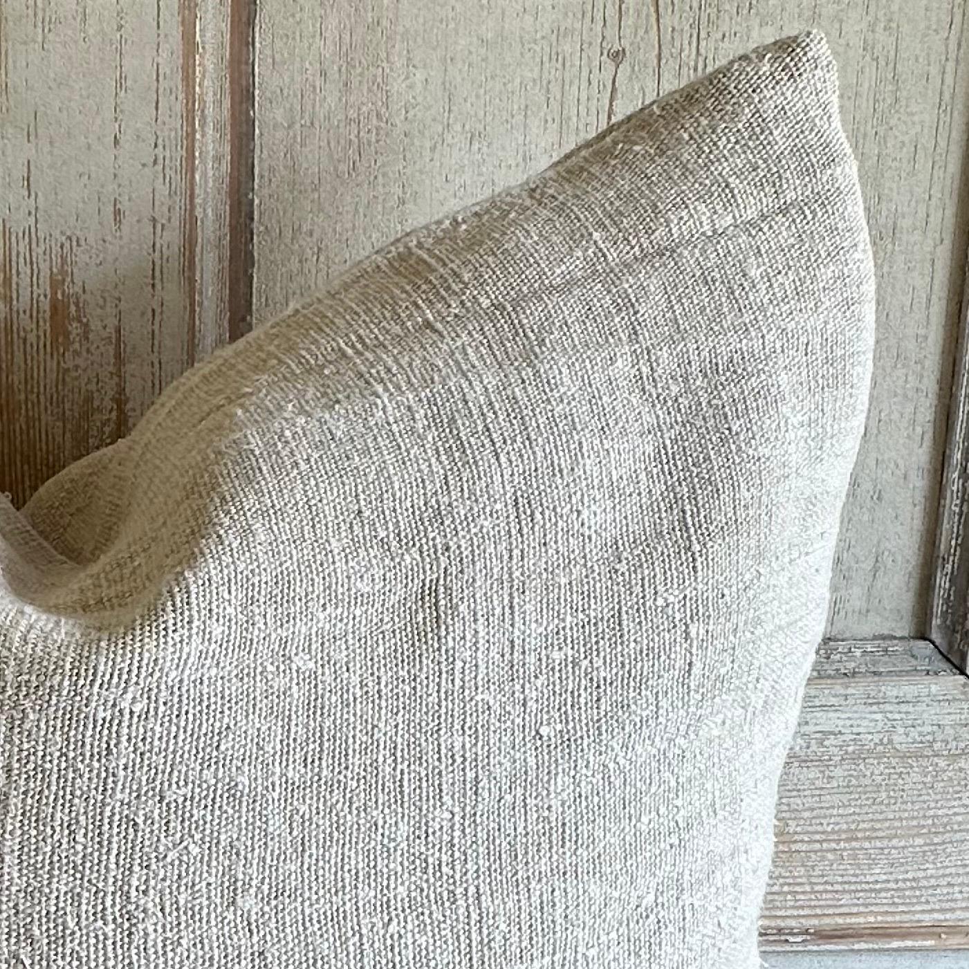 French Linen Grain Sack Shams
Color: Solid Oatmeal color
Texture: Thick, nubby heavily woven style.
Solid brass metal zipper closure
Face and back made from the same material.
Machine wash, dry low ok.
Inserts not included, but they fit any