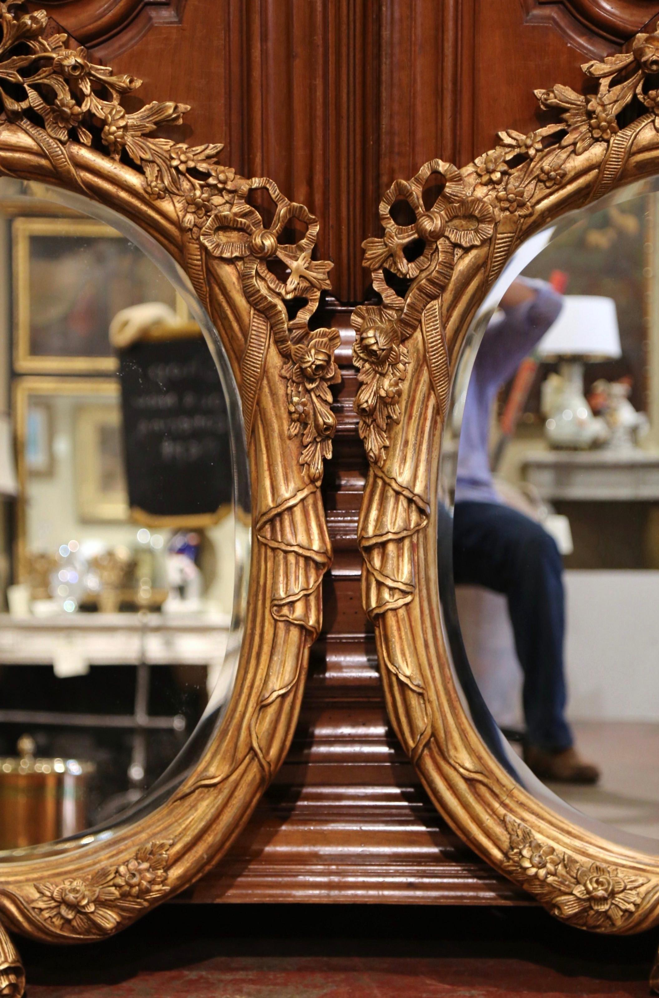 Pair of Vintage French Louis XV Carved Giltwood and Beveled Oval Wall Mirrors In Excellent Condition In Dallas, TX