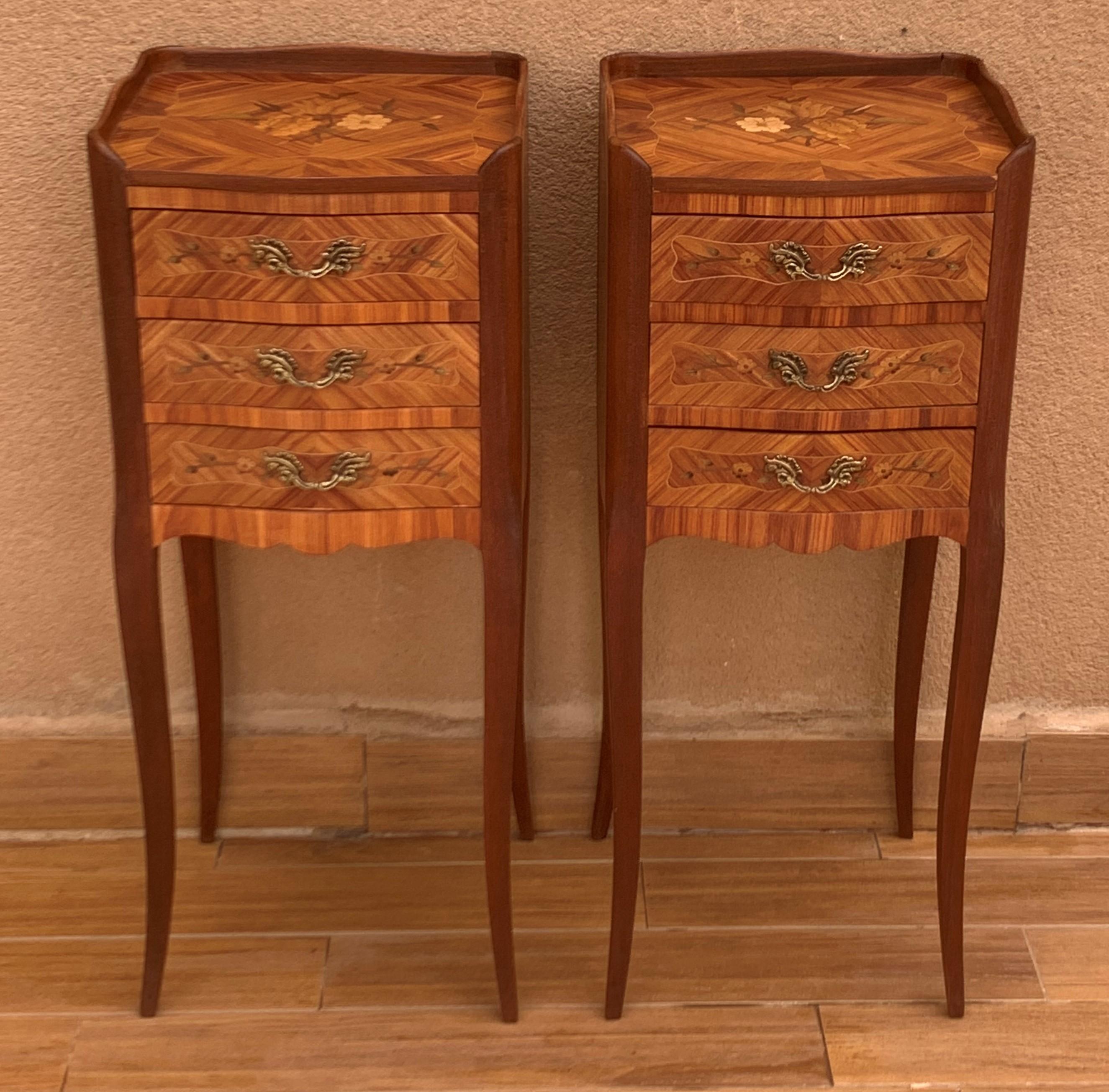 Pair of Vintage French Louis XV Style Wood Nightstands with Three Drawers In Good Condition In Miami, FL