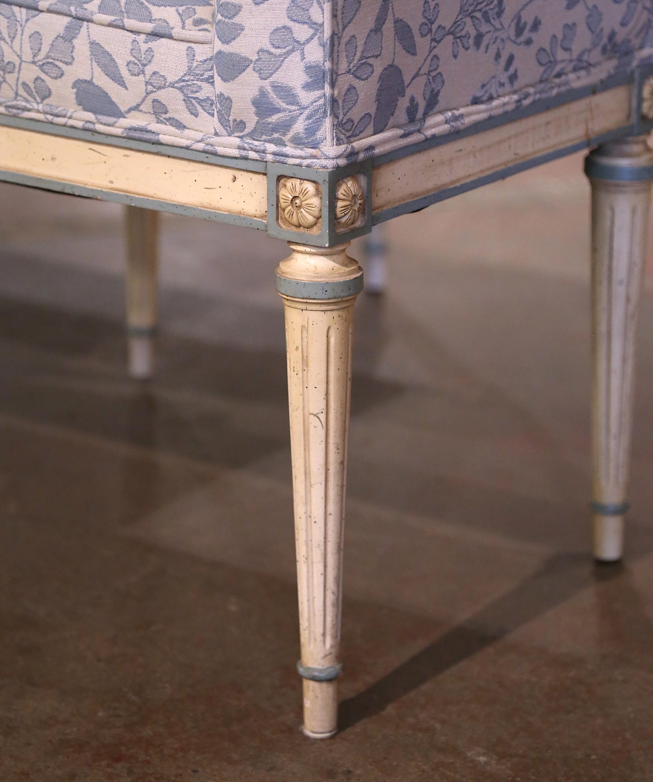 Français Paire de bancs de tabourets Louis XVI français tapissés et peints en vente