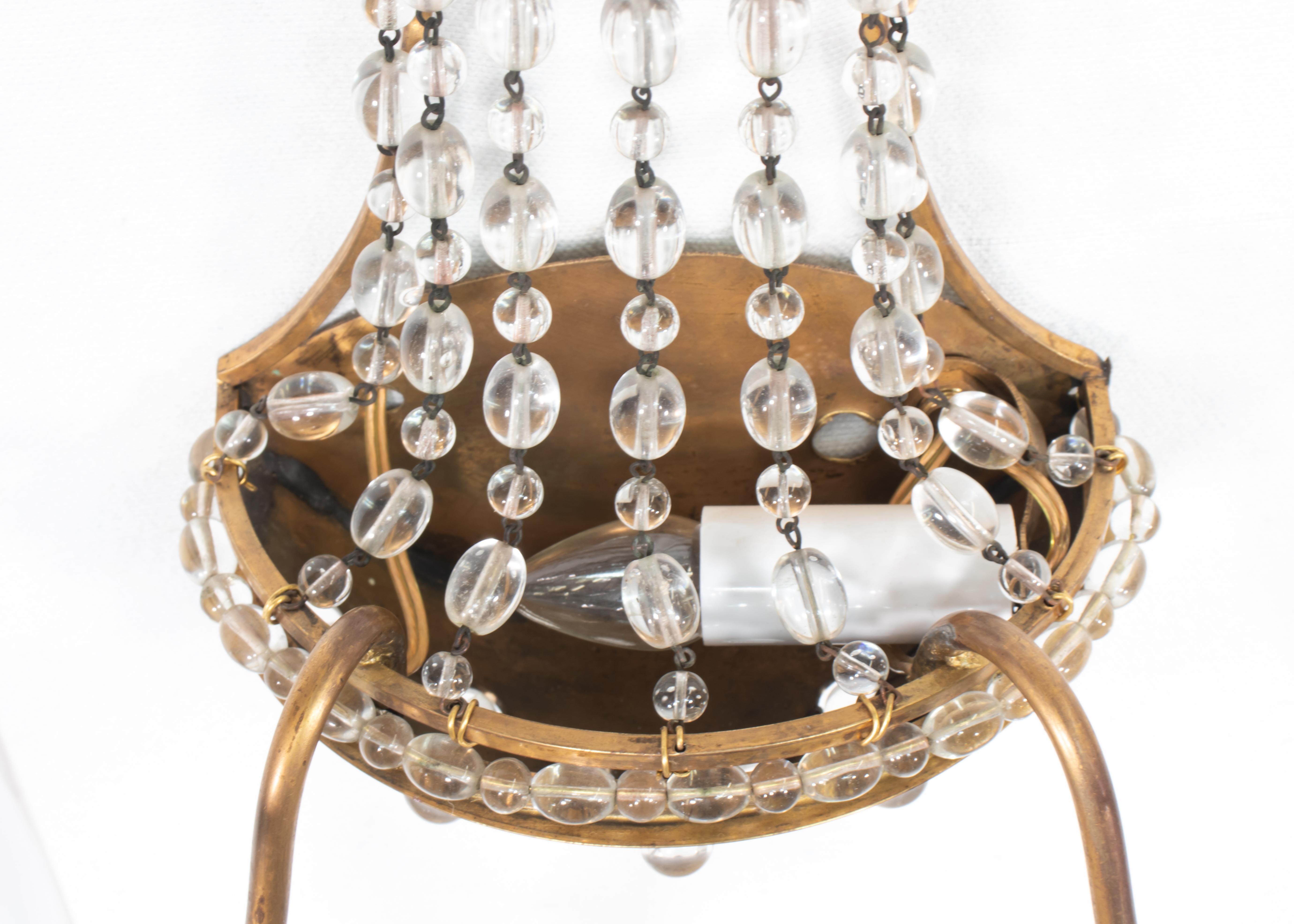 Paire d'appliques françaises en cristal et laiton dans le style de la Maison Jansen en vente 3