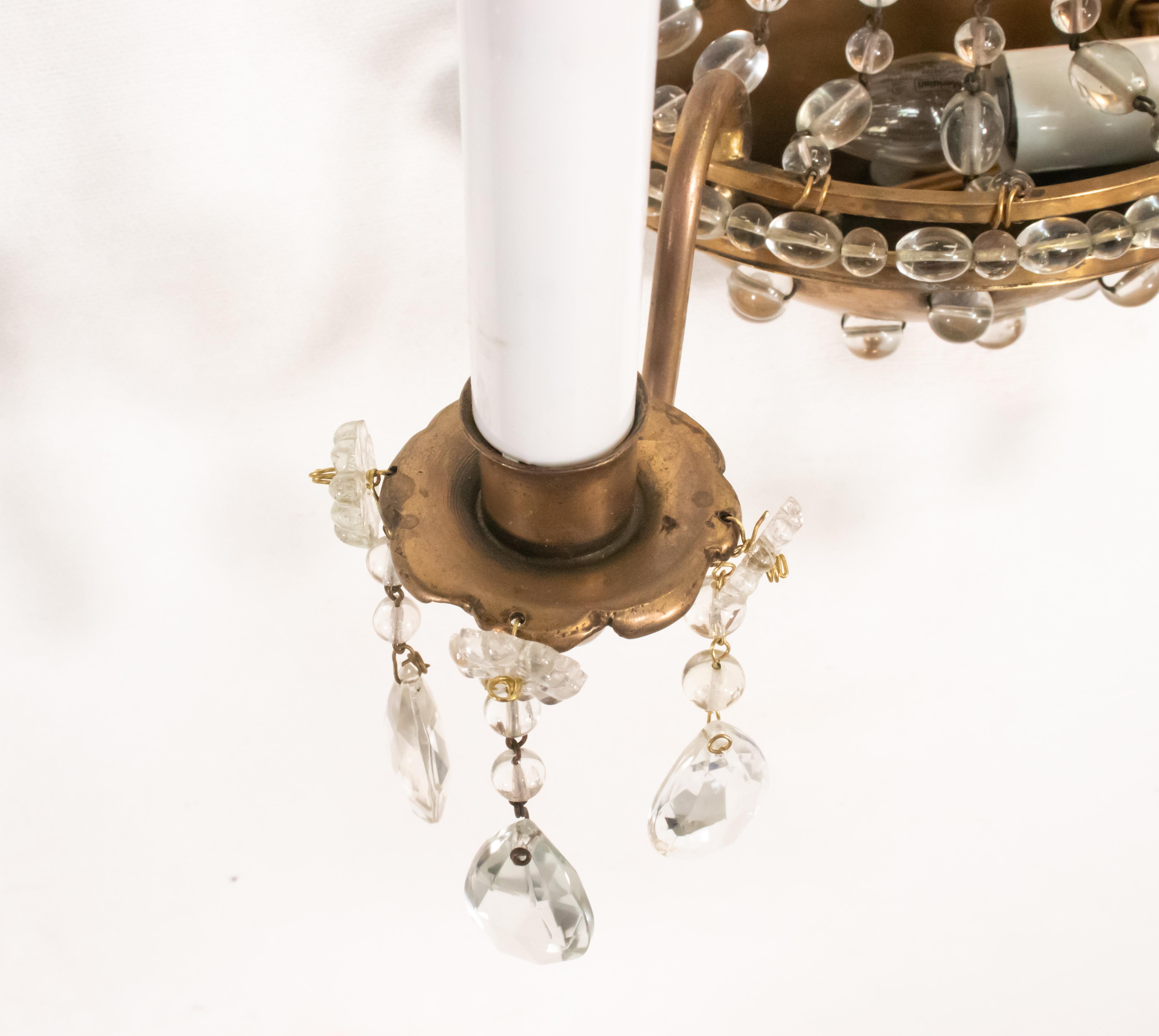 Paire d'appliques françaises en cristal et laiton dans le style de la Maison Jansen en vente 8