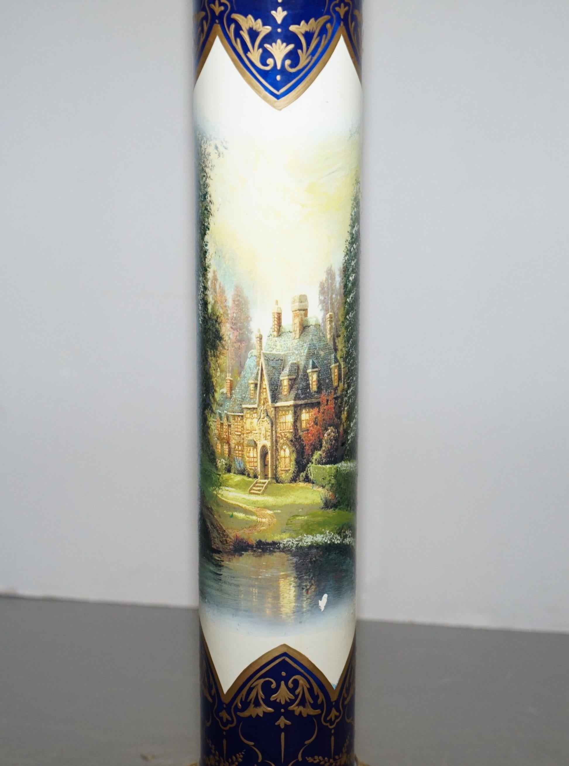 Paar Vintage Französisch Marmor vergoldet Bronze Porzellan Romantik gemalt Säulen im Angebot 6
