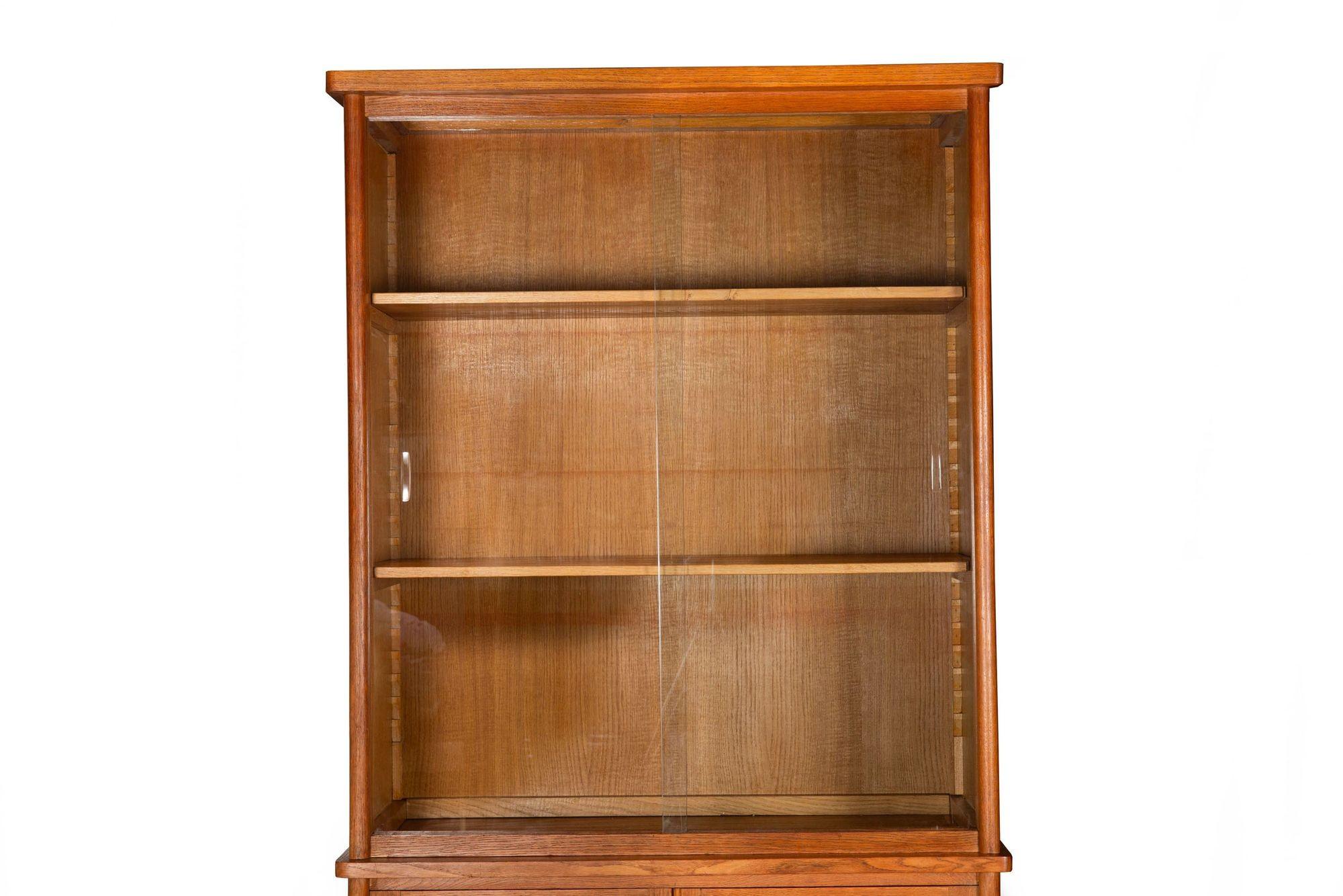 Coppia di librerie d'epoca in rovere spazzolato Moderno francese in vendita 14