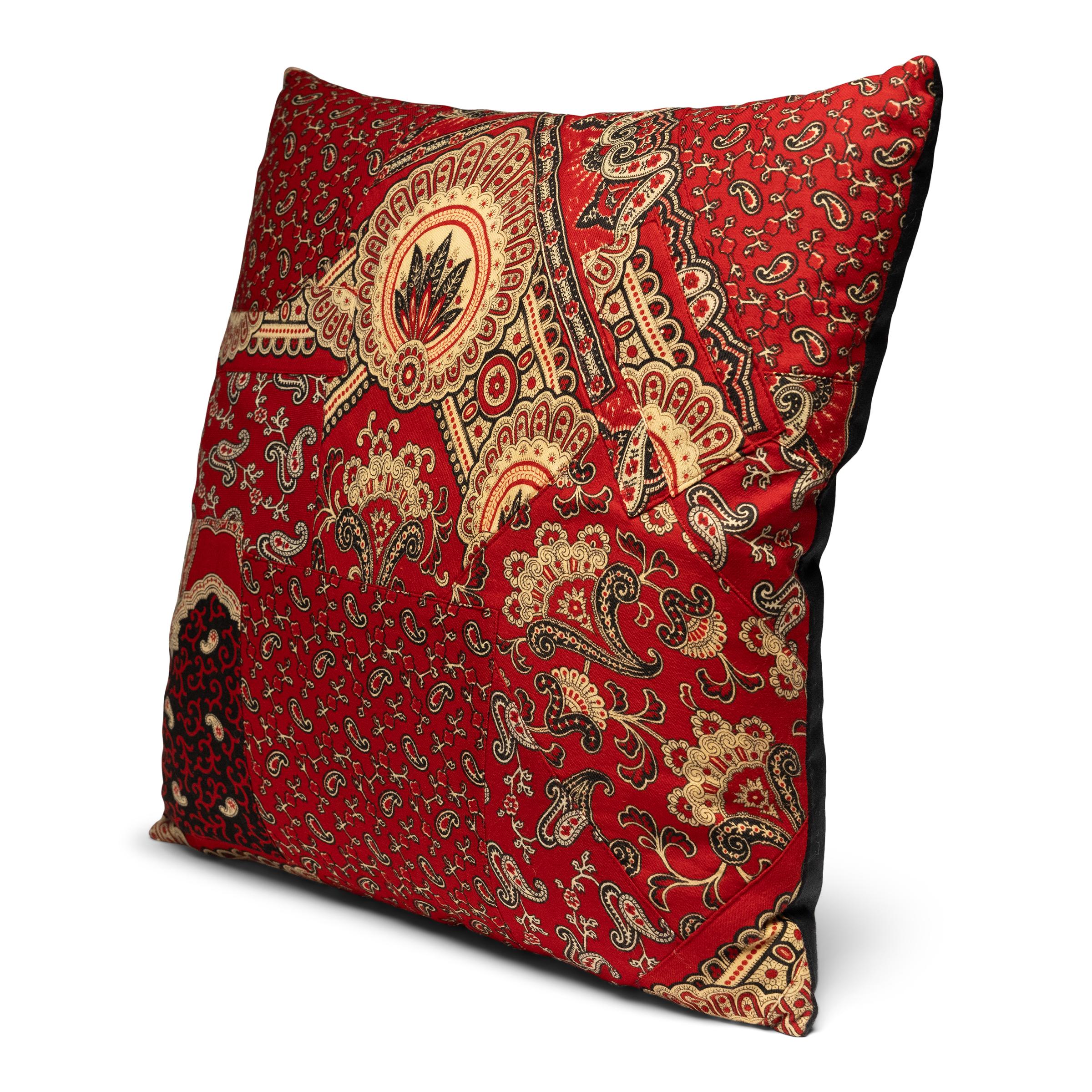 Coppia di cuscini patchwork francesi Paisley d'epoca in vendita 1