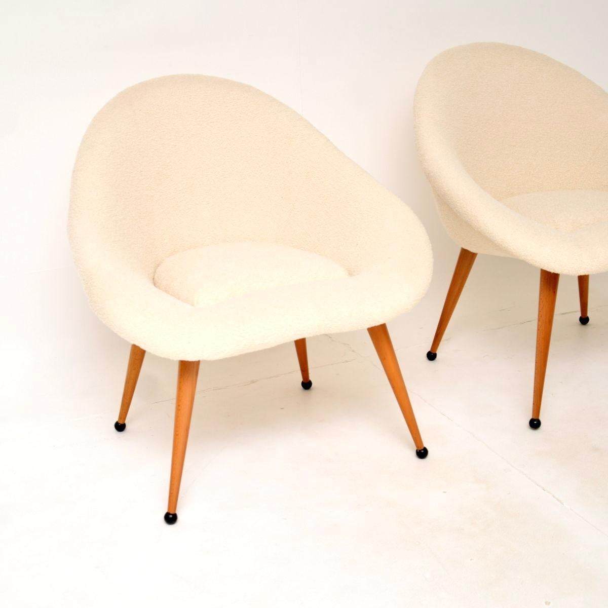 Milieu du XXe siècle Paire de fauteuils Pod vintage français en vente