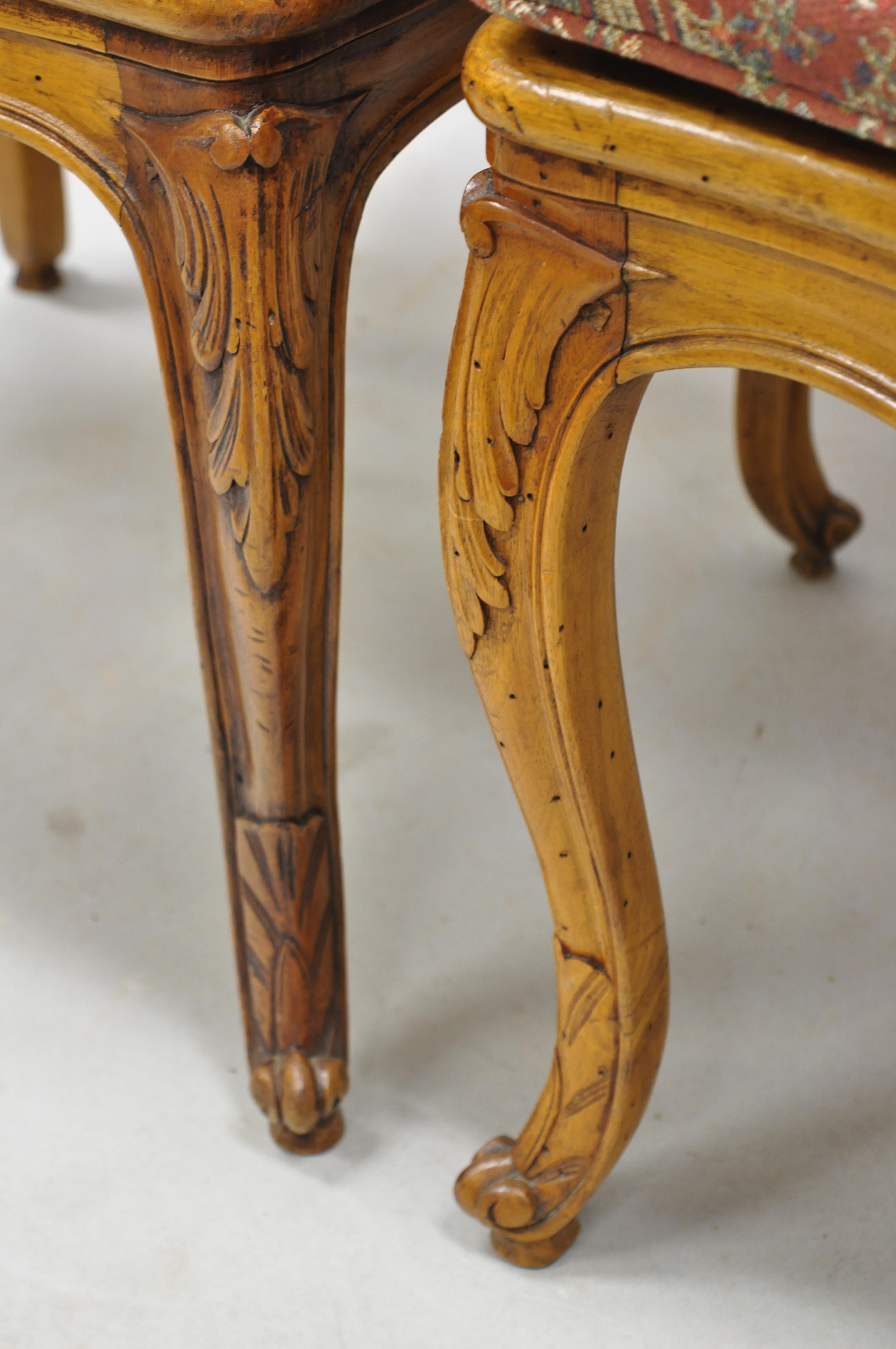 Paar französische Sessel im Louis-XV-Stil aus Rohrgeflecht 1