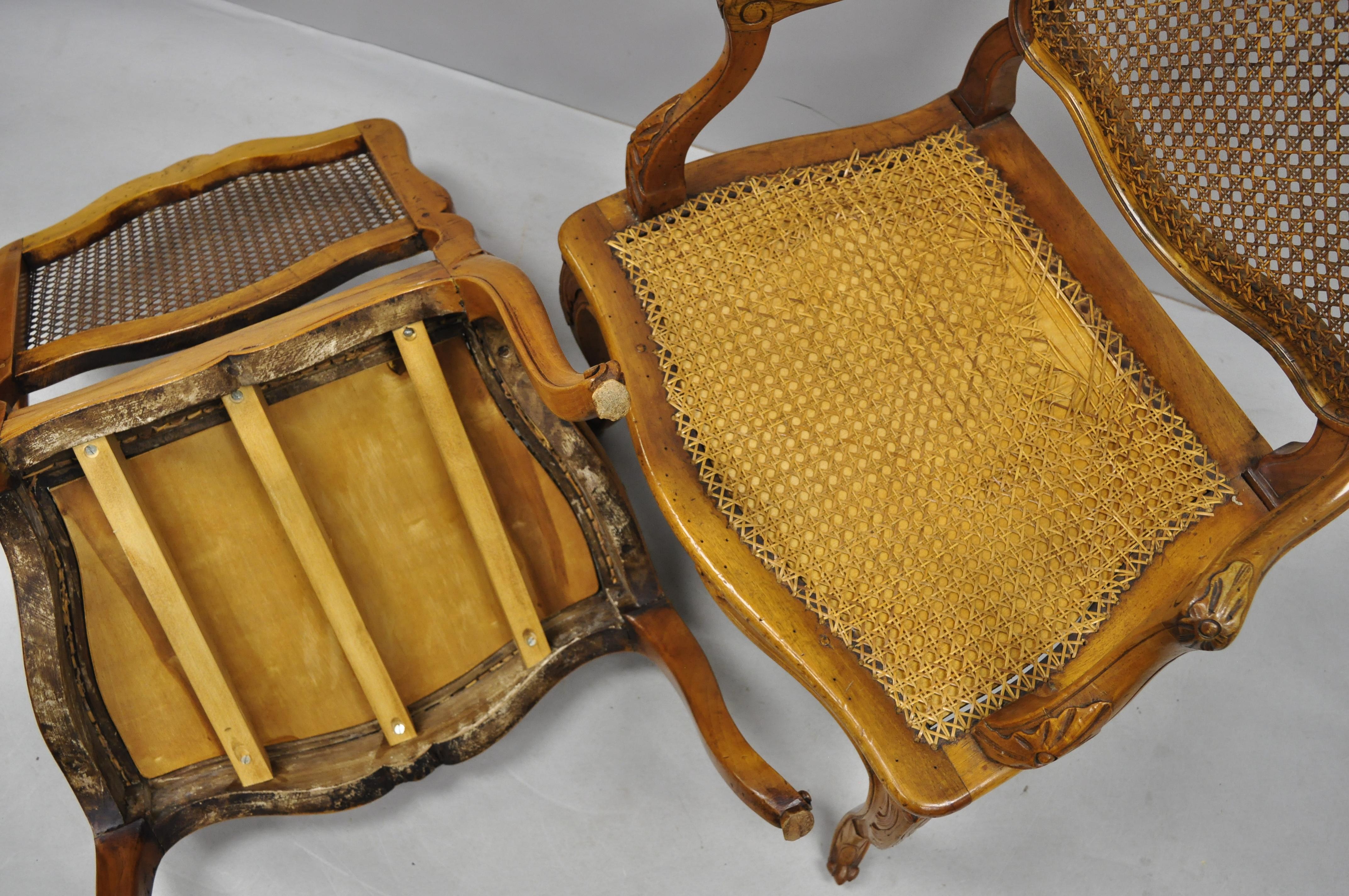 Paar französische Sessel im Louis-XV-Stil aus Rohrgeflecht 2