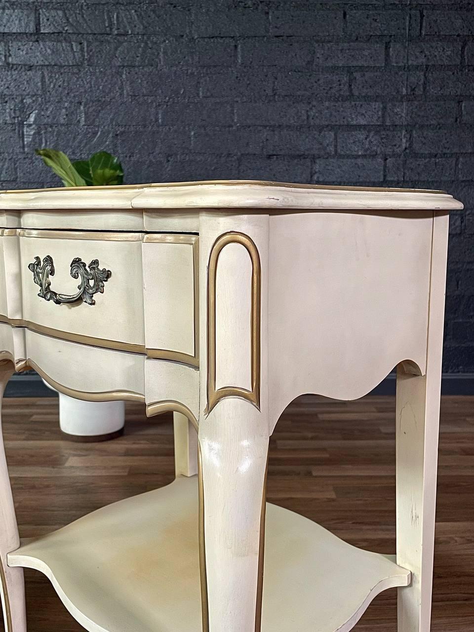 Pair of Vintage French Provincial Style Night Stands in Distressed Cream w/ Gold For Sale 1