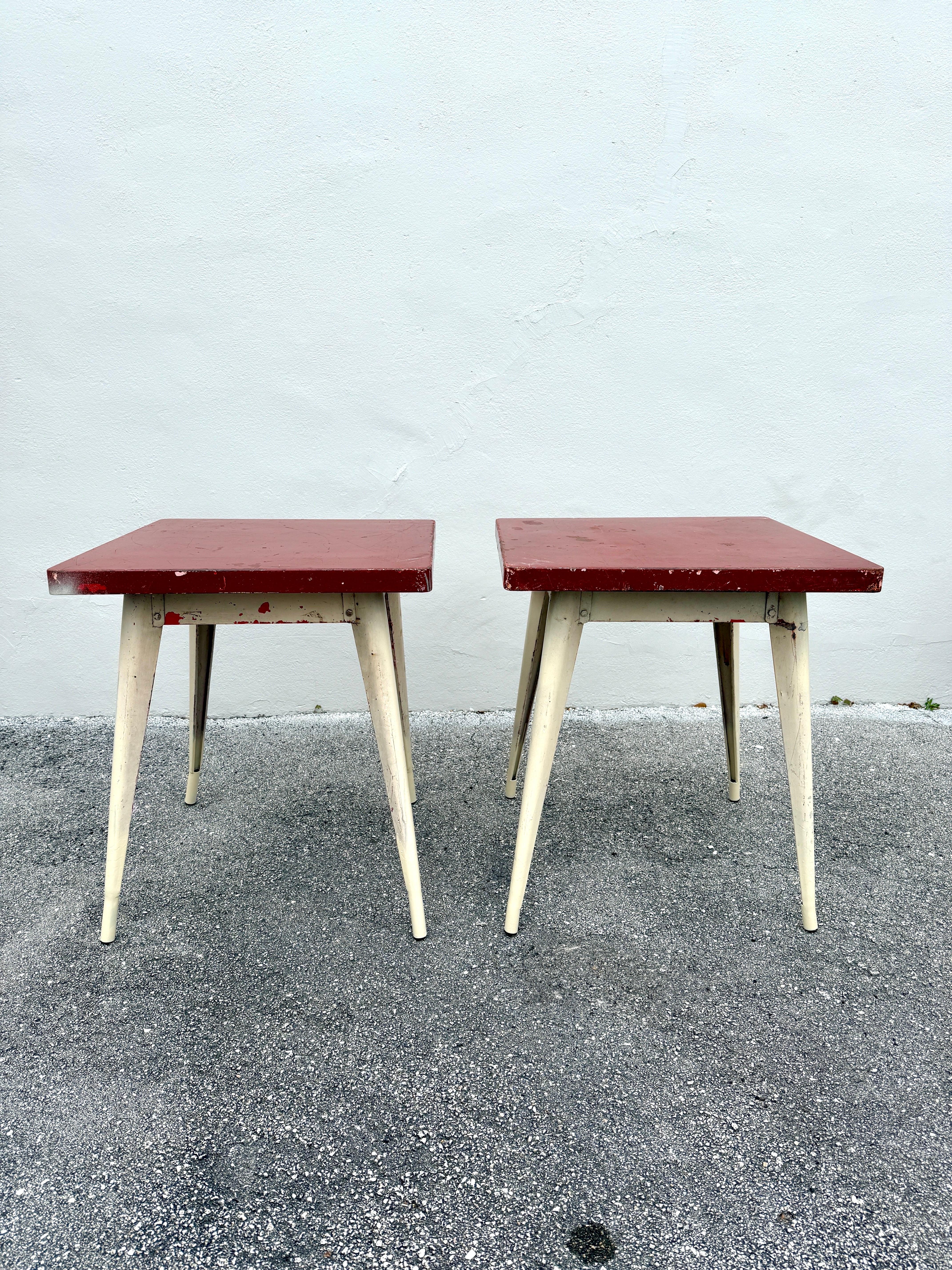 Xavier Pauchard, Paar quadratische französische Vintage-Bistrotische aus Metall im Angebot 3