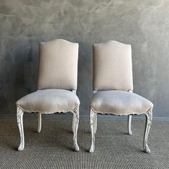 Pareja de sillas auxiliares tapizadas francesas vintage