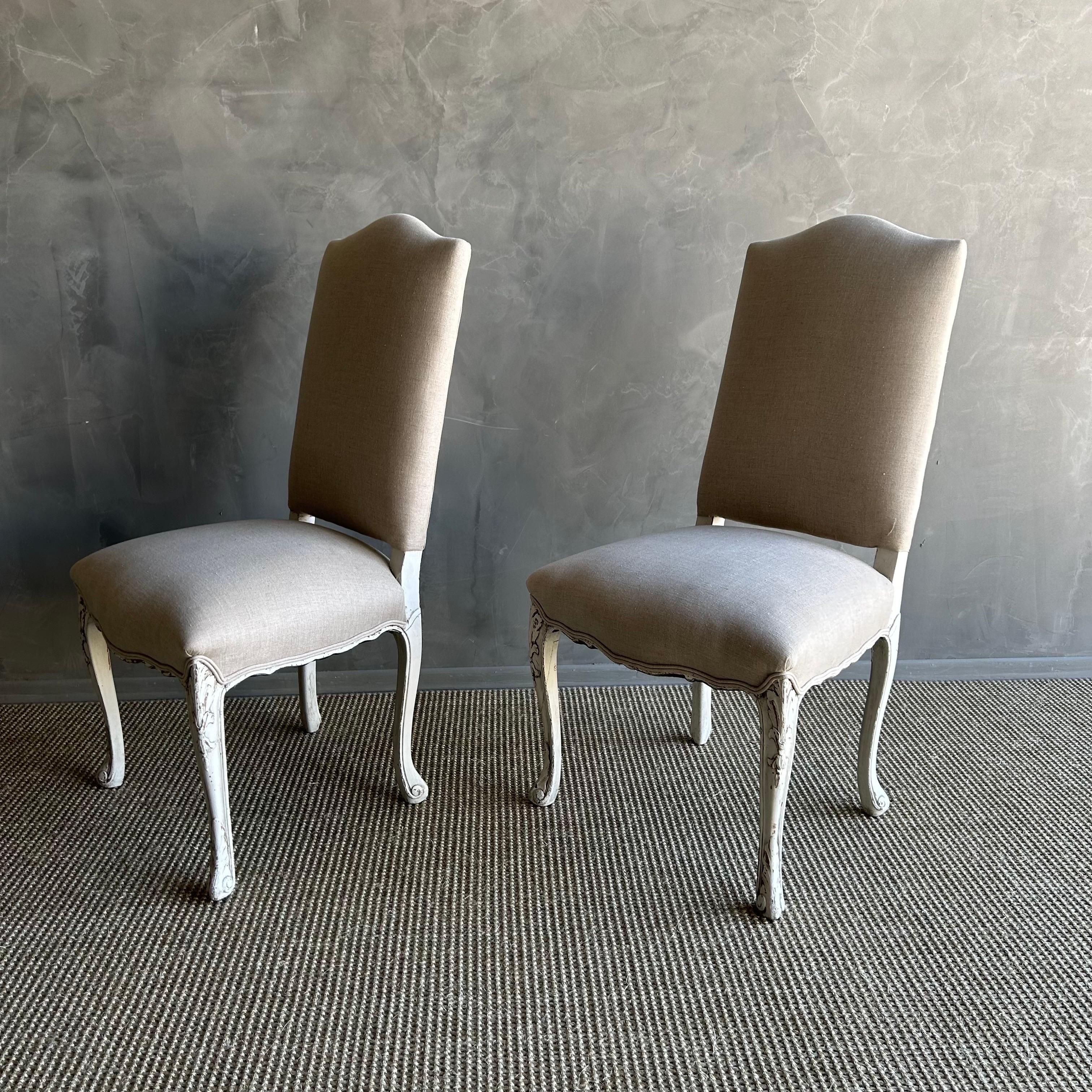 Français Paire de chaises d'appoint françaises tapissées en vente