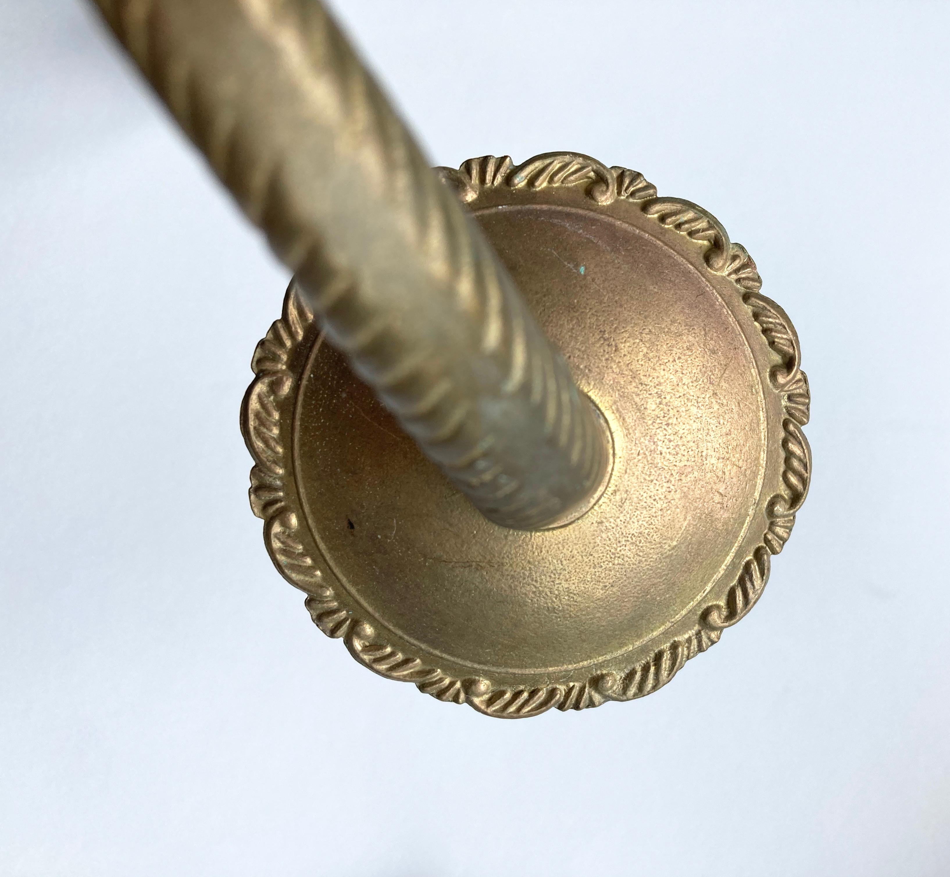 Coppia di candelabri da parete francesi d'epoca in bronzo in stile Luigi XVI in vendita 5