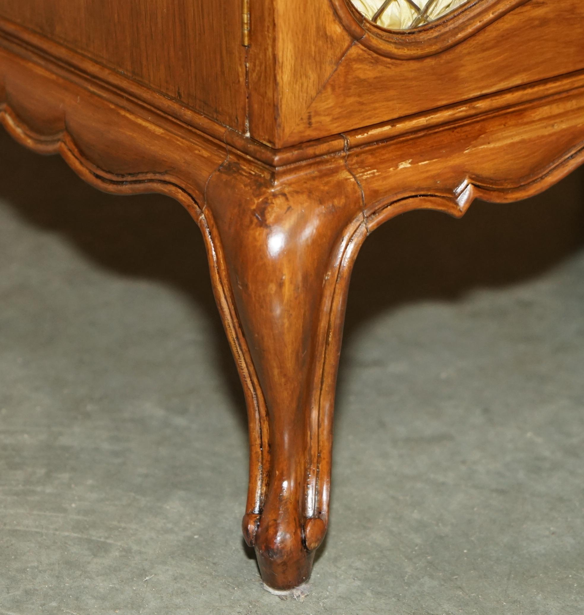 PAIR OF VINTAGE FRENCH WALNUT PIERCED BRASS & SILK SIDE CABINETS WiTH DRAWERS For Sale 2