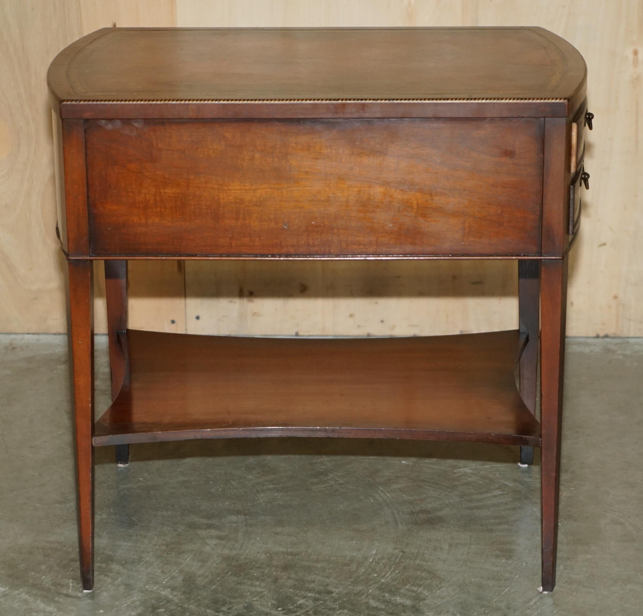Paire de tables d'appoint GRAND RAPIDS MICH BROWN LEATHER SIDE LAMP pleinement STAMPED en vente 3
