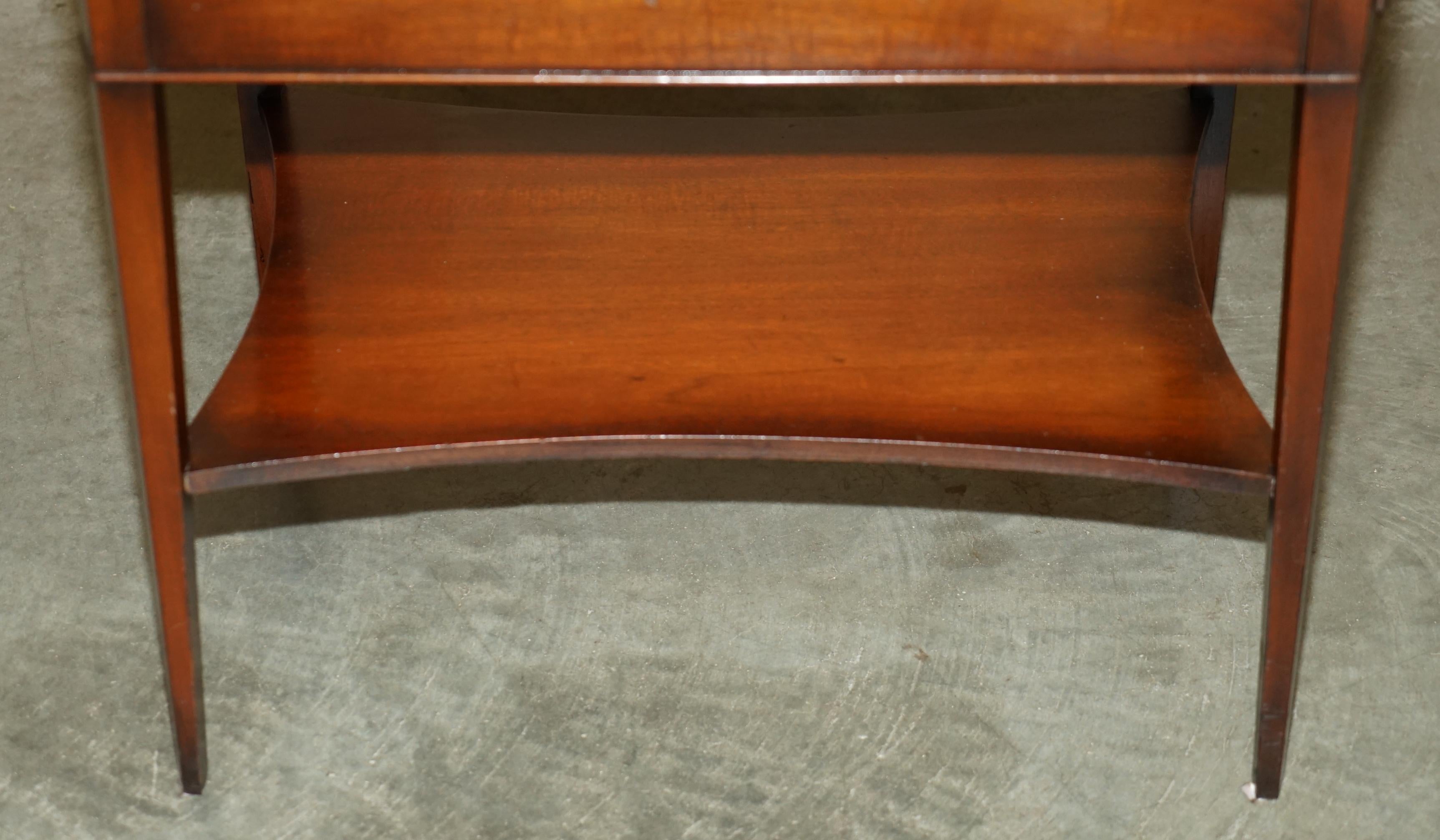 Paire de tables d'appoint GRAND RAPIDS MICH BROWN LEATHER SIDE LAMP pleinement STAMPED en vente 4