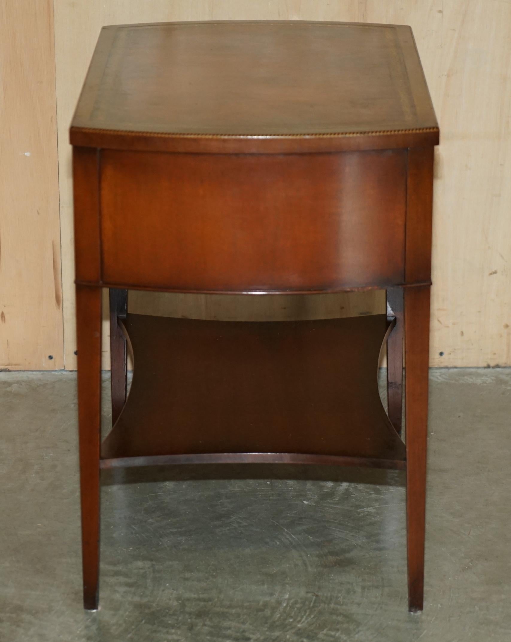 Paire de tables d'appoint GRAND RAPIDS MICH BROWN LEATHER SIDE LAMP pleinement STAMPED en vente 5