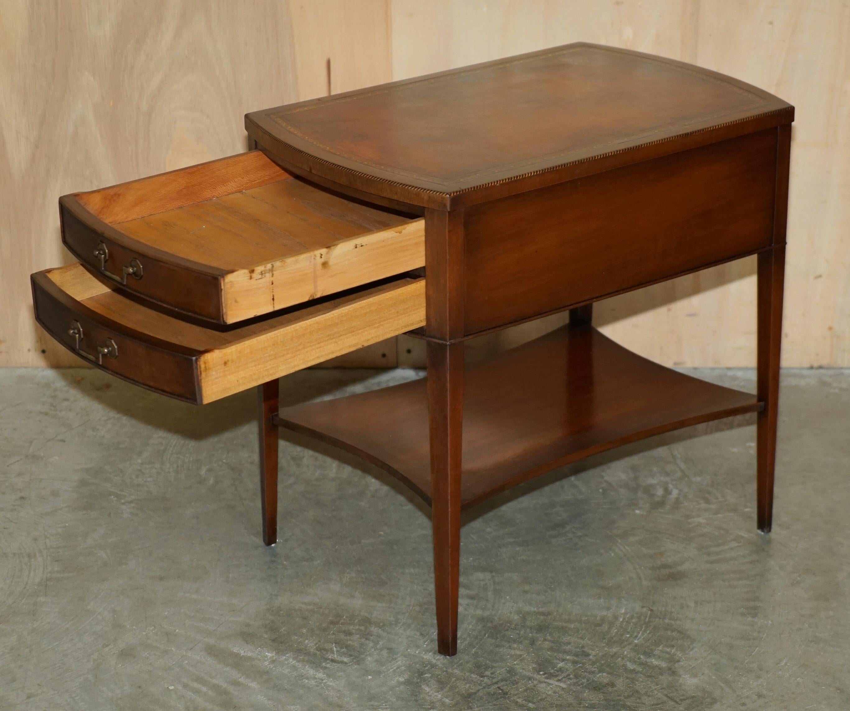 Paire de tables d'appoint GRAND RAPIDS MICH BROWN LEATHER SIDE LAMP pleinement STAMPED en vente 6