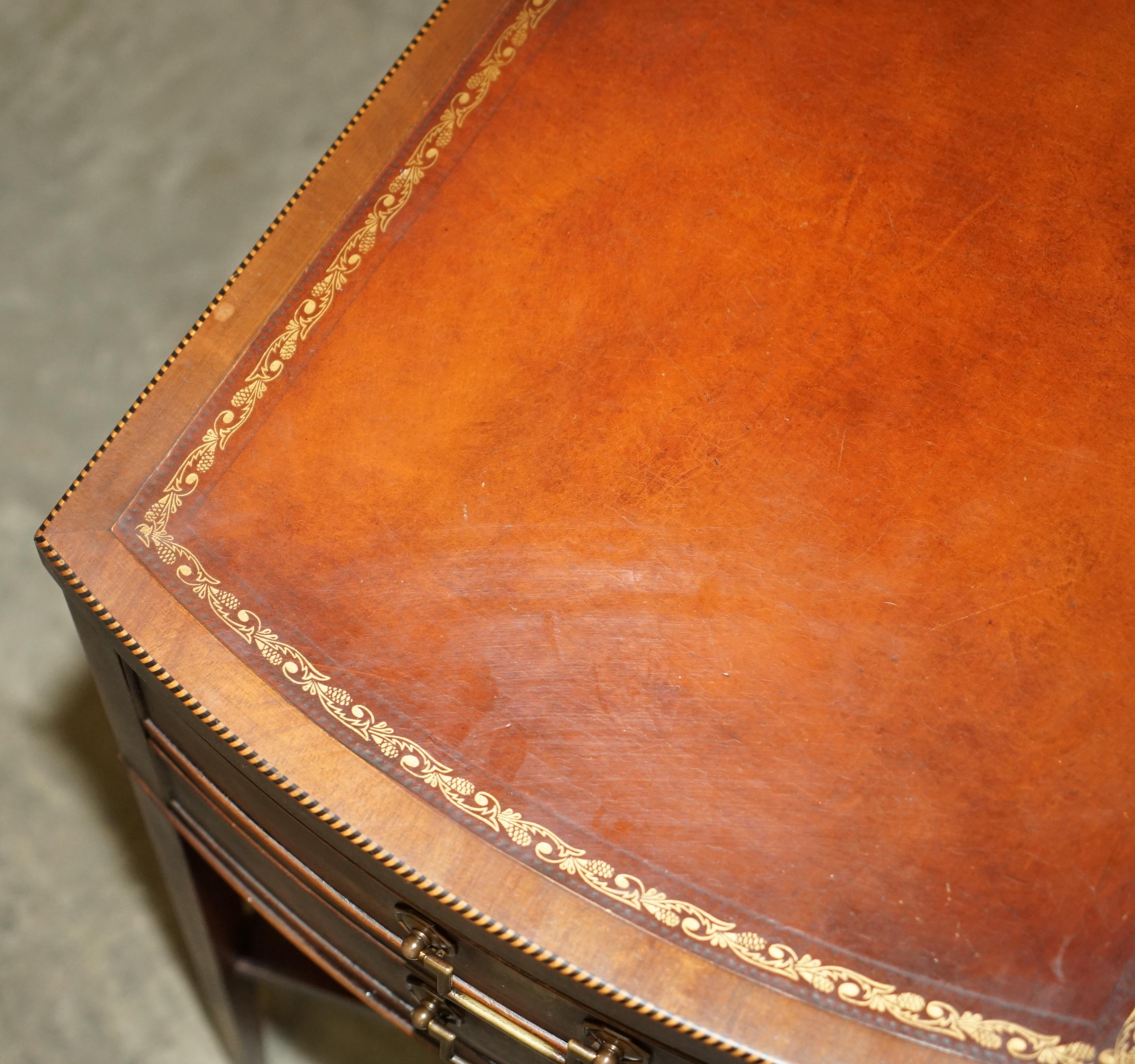 Paire de tables d'appoint GRAND RAPIDS MICH BROWN LEATHER SIDE LAMP pleinement STAMPED en vente 13