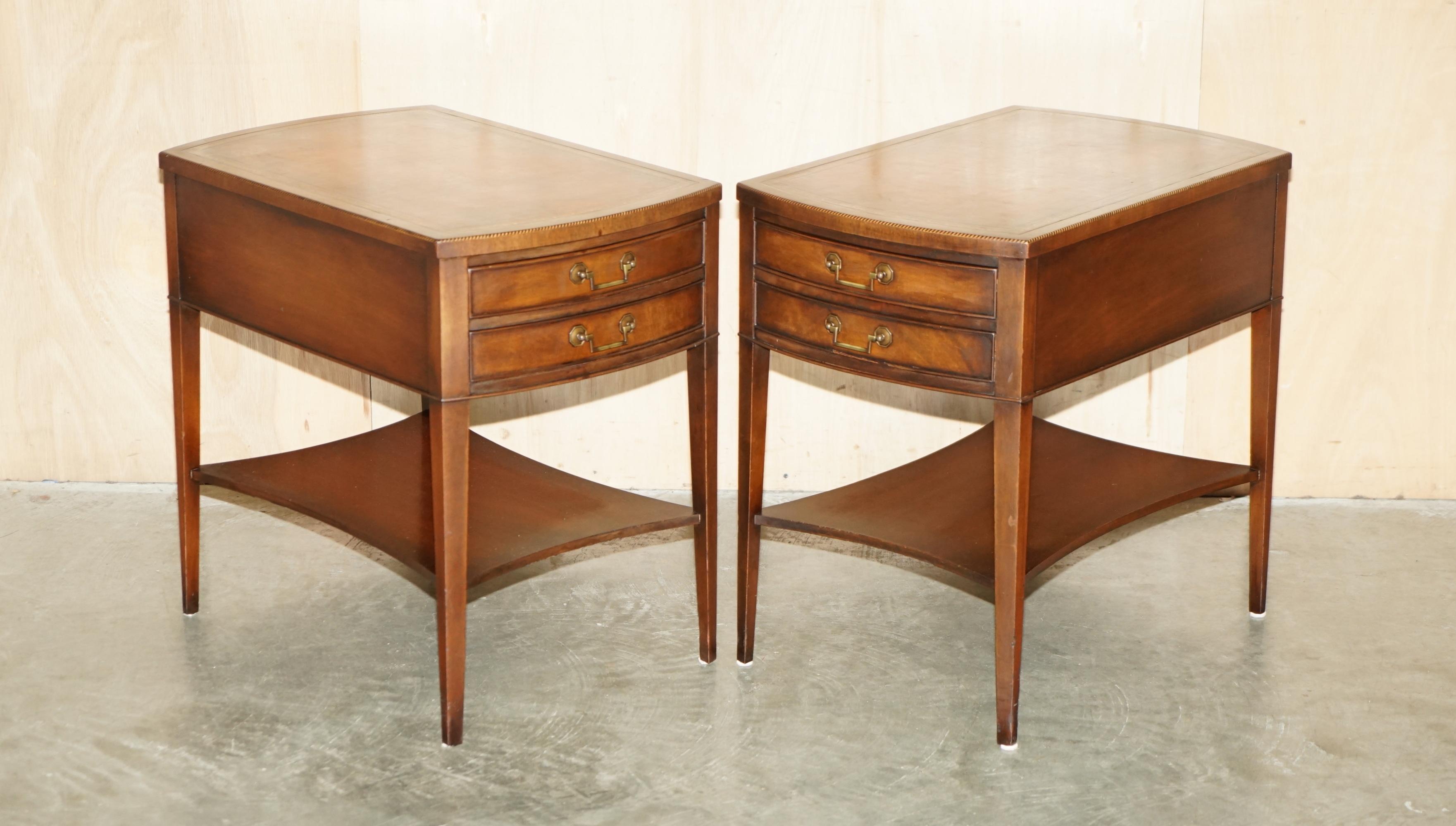 Fait main Paire de tables d'appoint GRAND RAPIDS MICH BROWN LEATHER SIDE LAMP pleinement STAMPED en vente