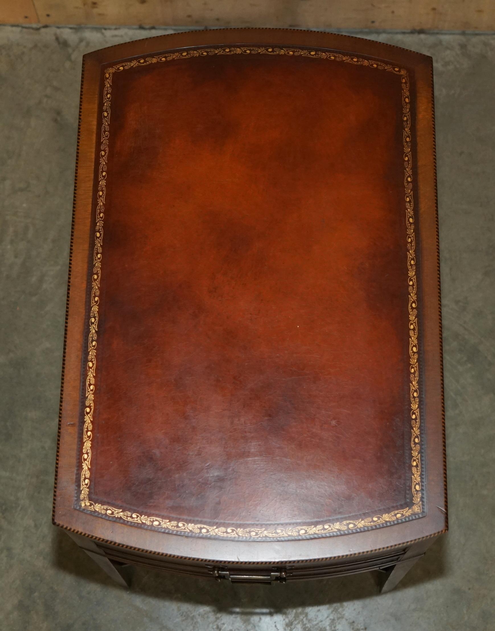 Paire de tables d'appoint GRAND RAPIDS MICH BROWN LEATHER SIDE LAMP pleinement STAMPED en vente 1